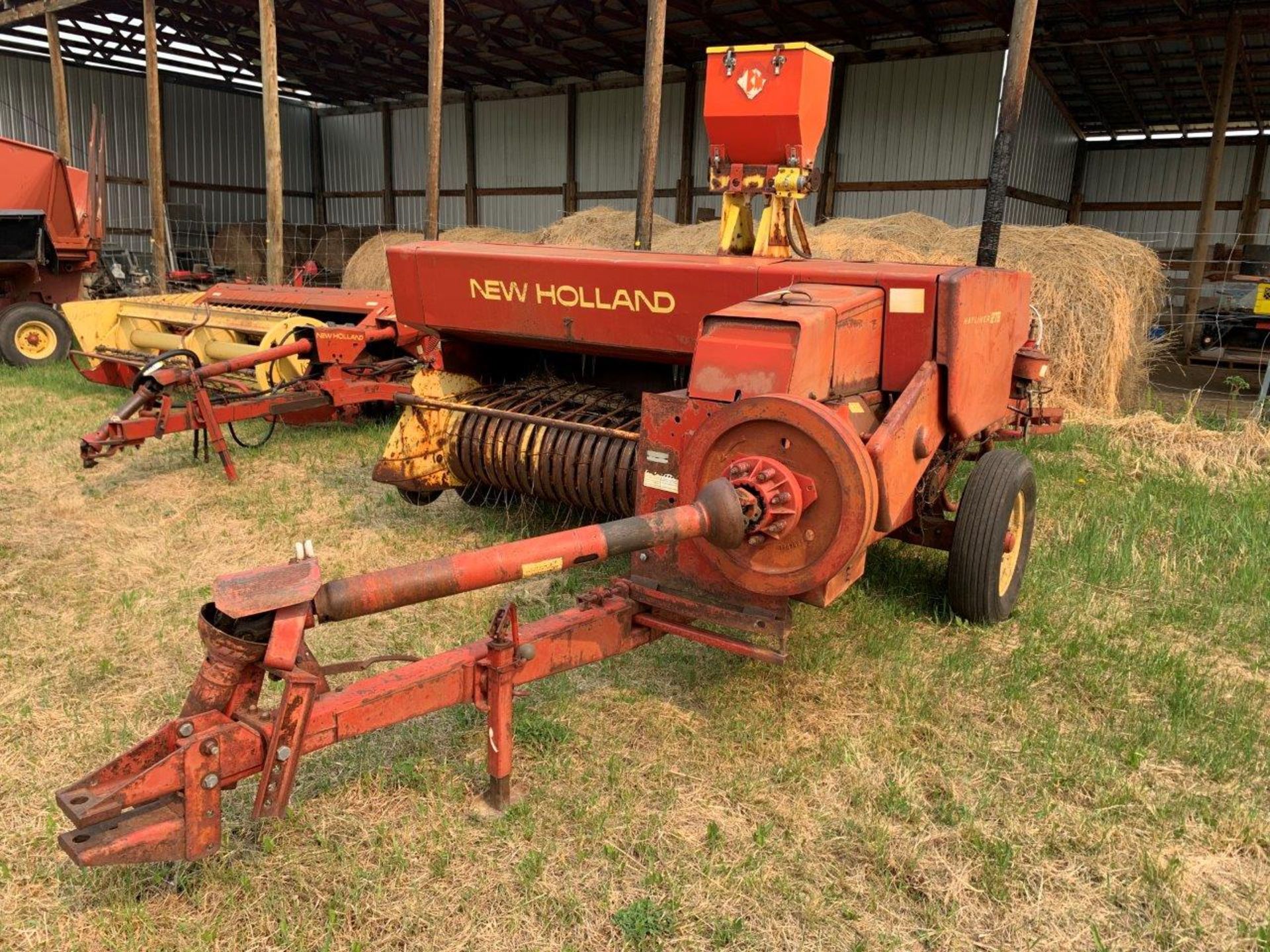 NEW HOLLAND 278 SQUARE BALER W/ APPLICATOR, HYDRAULIC TENSION, S/N 30295