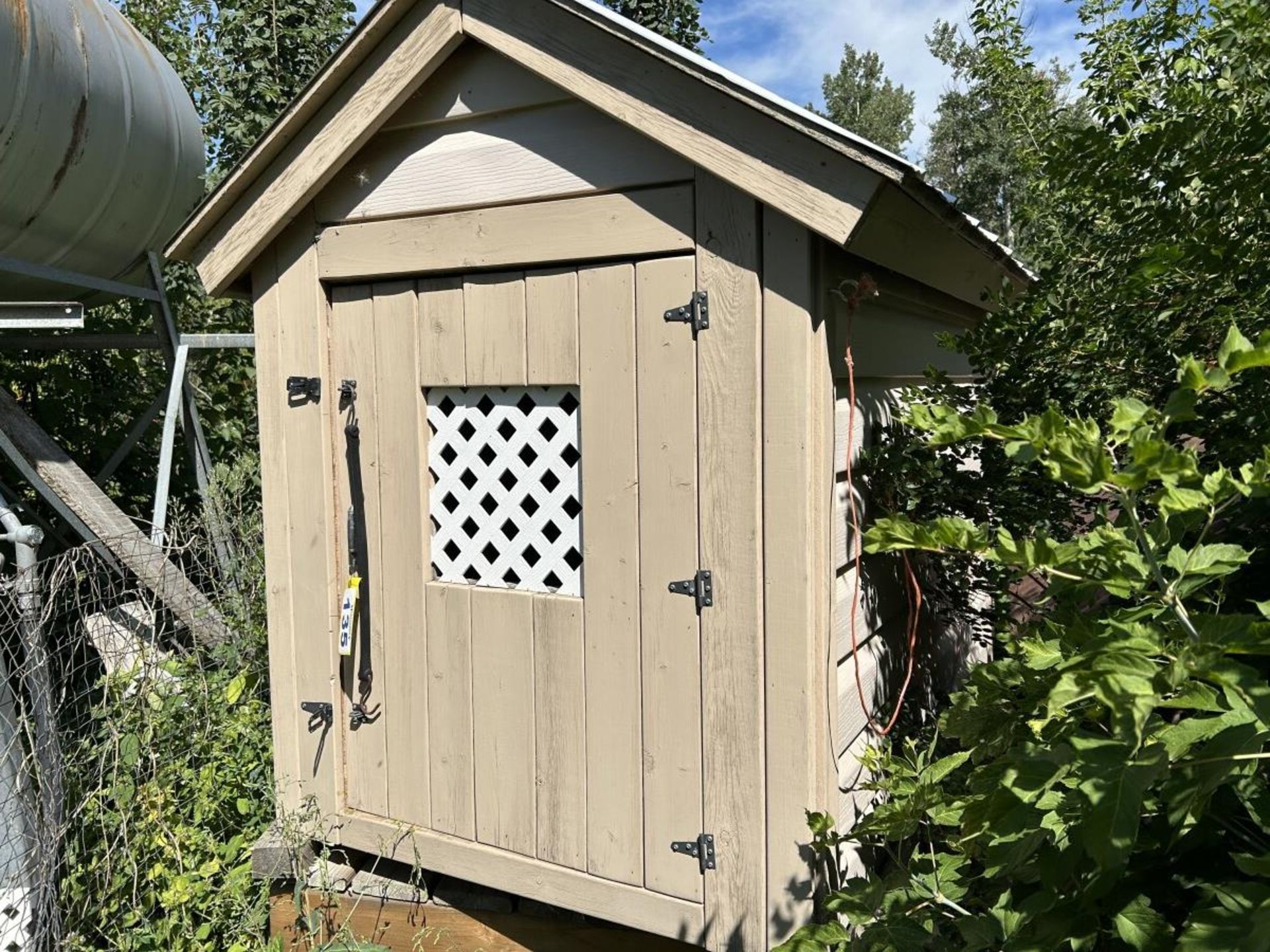 MINIATURE WOOD FRAME CHICKEN HOUSE 62"LONG 38"WIDE - Image 2 of 3