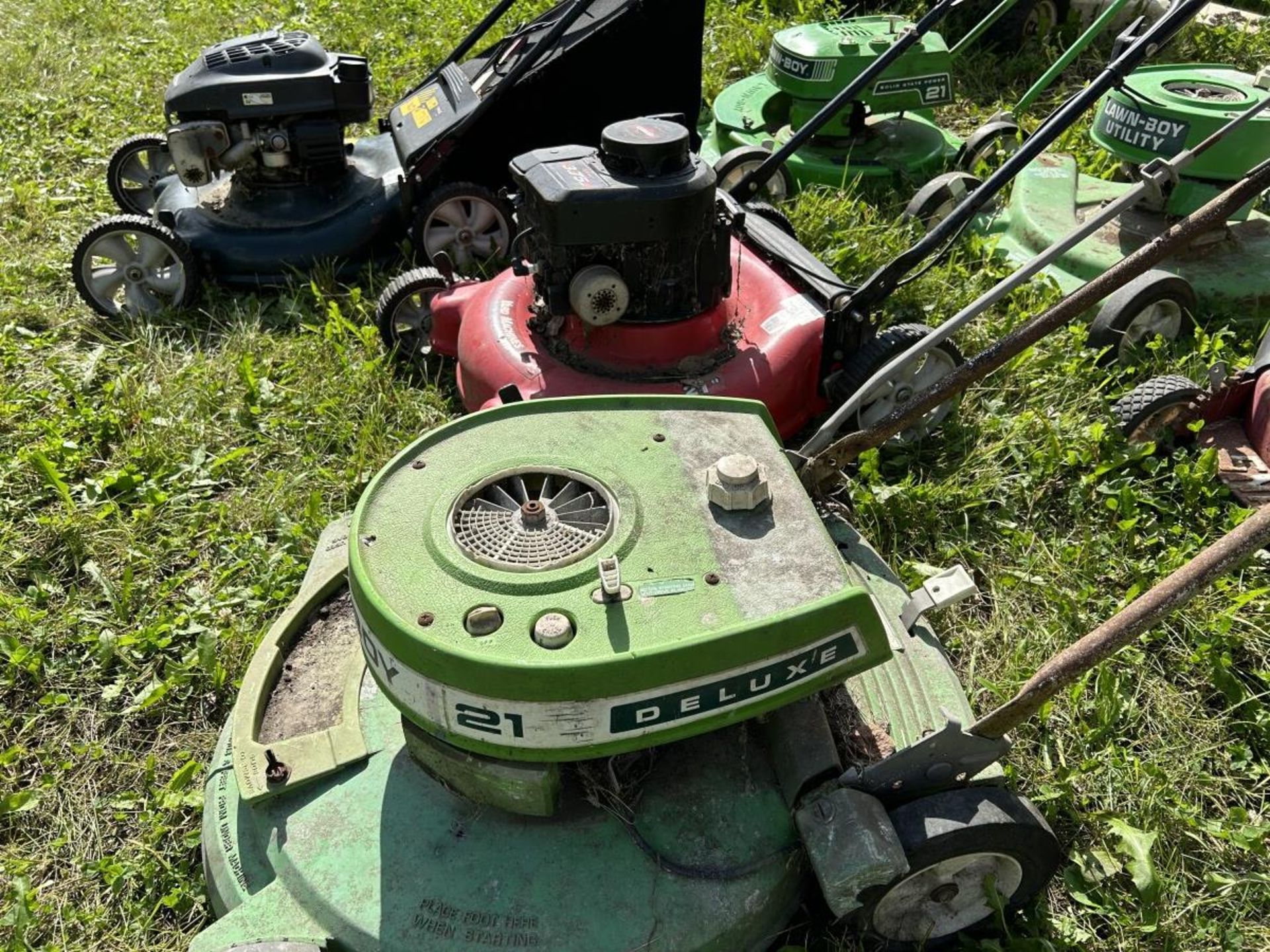 L/O - WALK BEHIND GAS LAWN MOWERS (CONDITION UNKNOWN) - Image 3 of 5