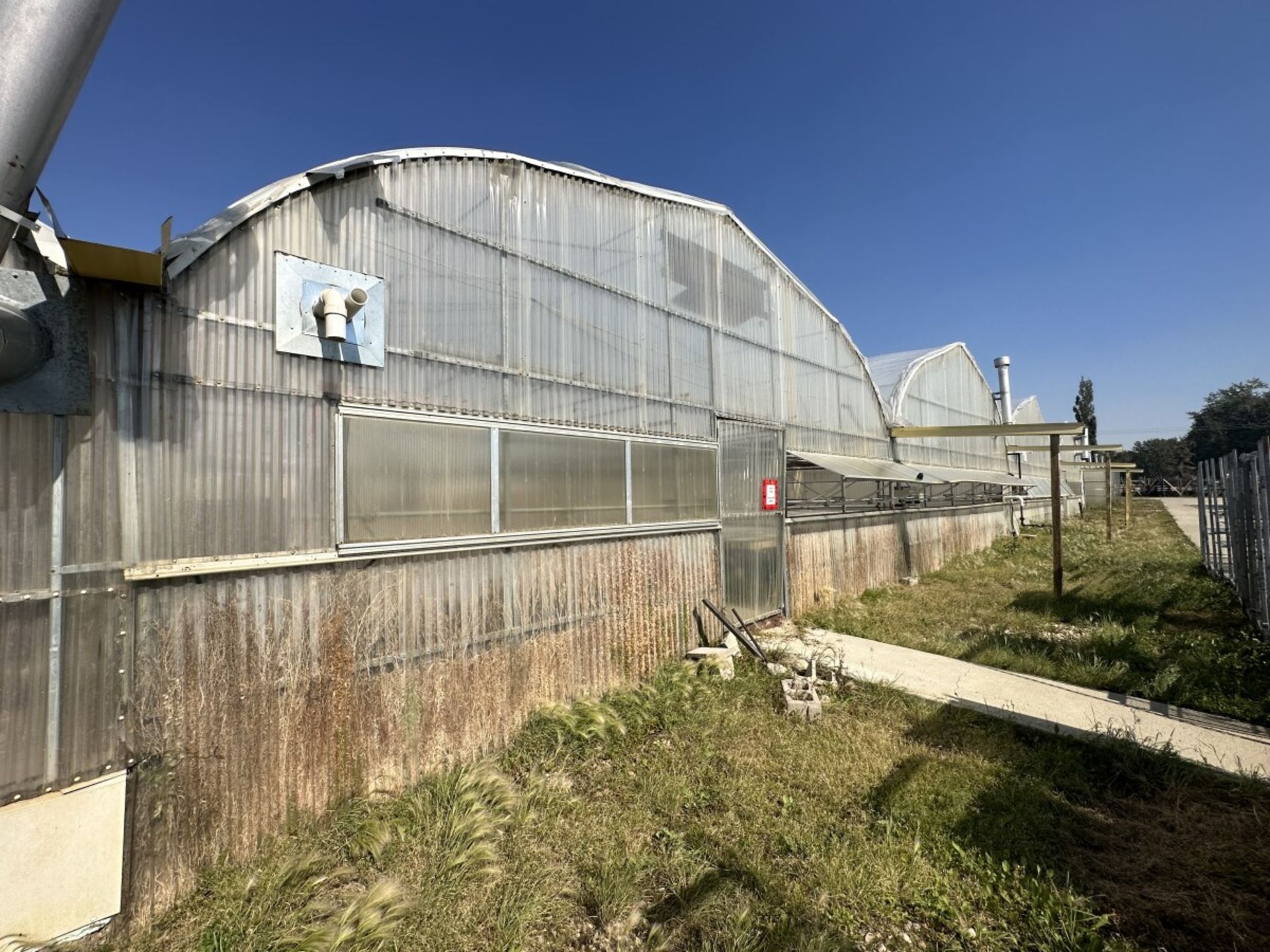 WESTBROOK GUTTER CONNECT 2-BAY GREENHOUSE 60FT X 144FT X 96” H & 2-BAY 60FT X 72 FT X 96”, INCLUDING - Image 8 of 95