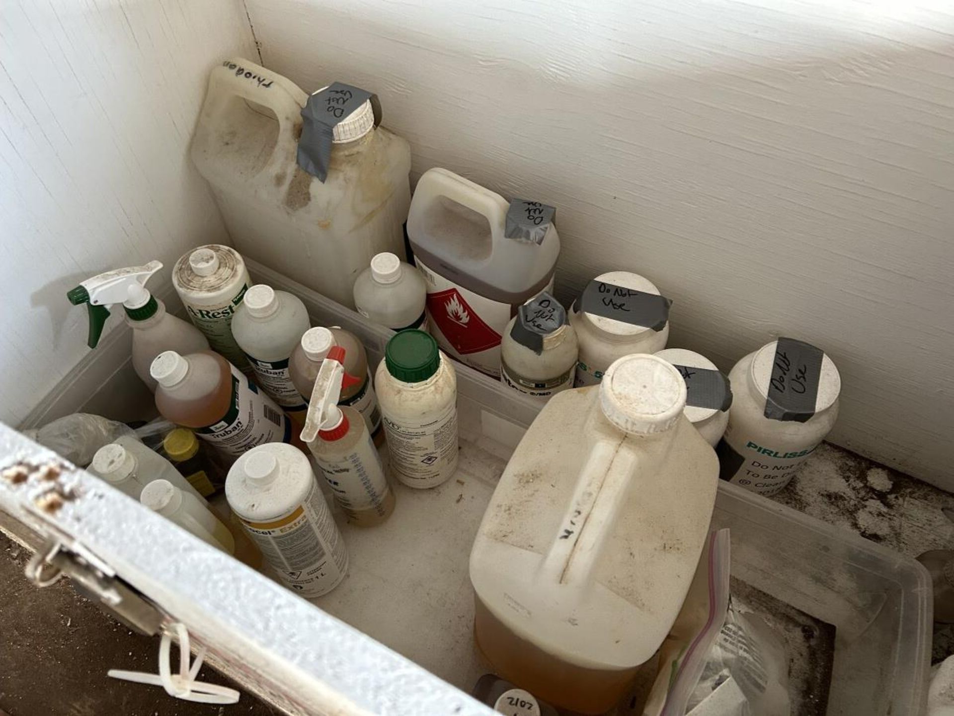 L/O ASSORTED PESTICIDES IN WOODEN STORAGE BOX - Image 5 of 5