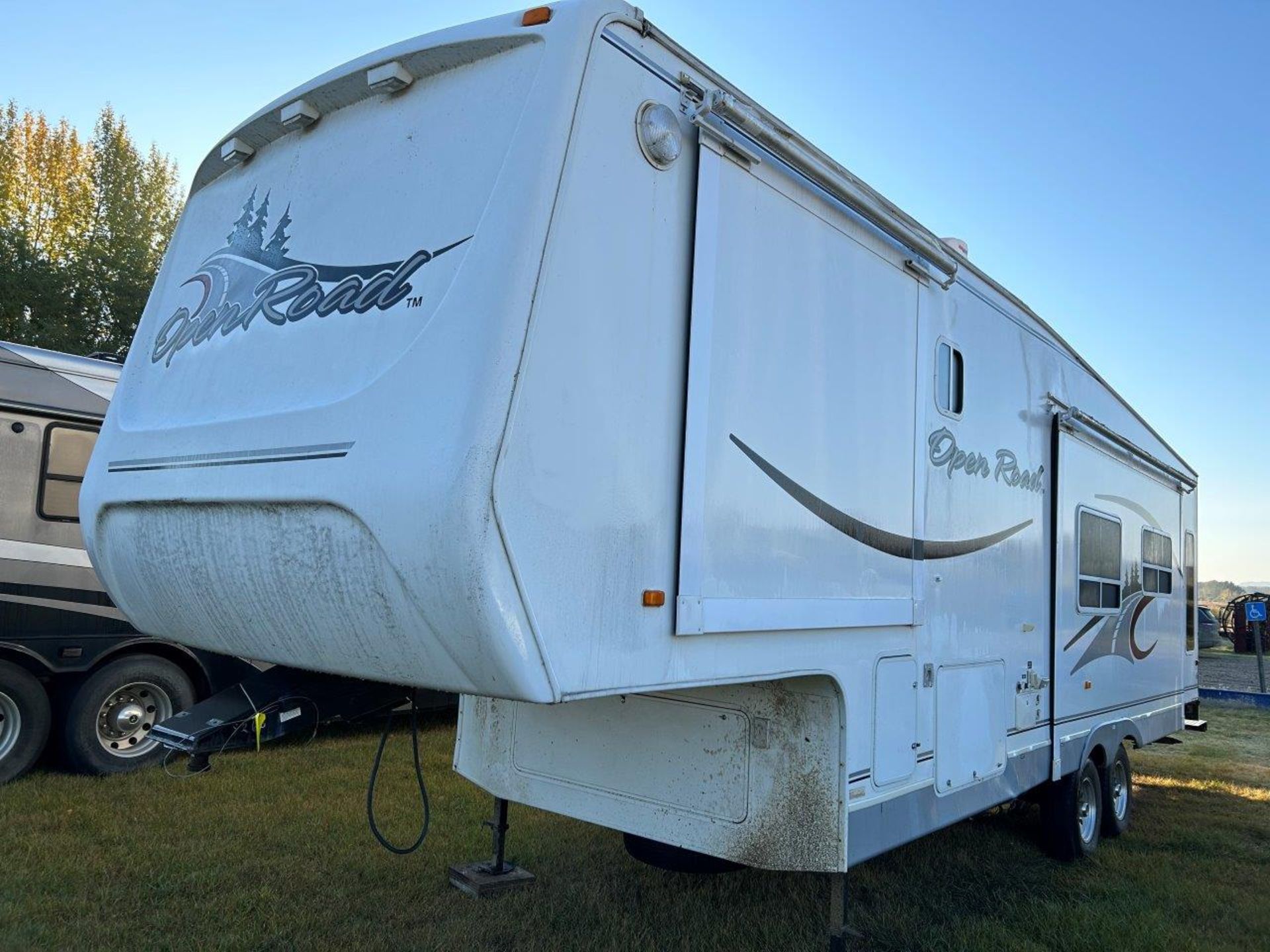 **LOCATED AT MAS** 2006 OPEN ROAD 316 RLS-5 5TH WHEEL HOLIDAY TRAILER, 3 SLIDEOUTS **ESTATE - Image 2 of 14
