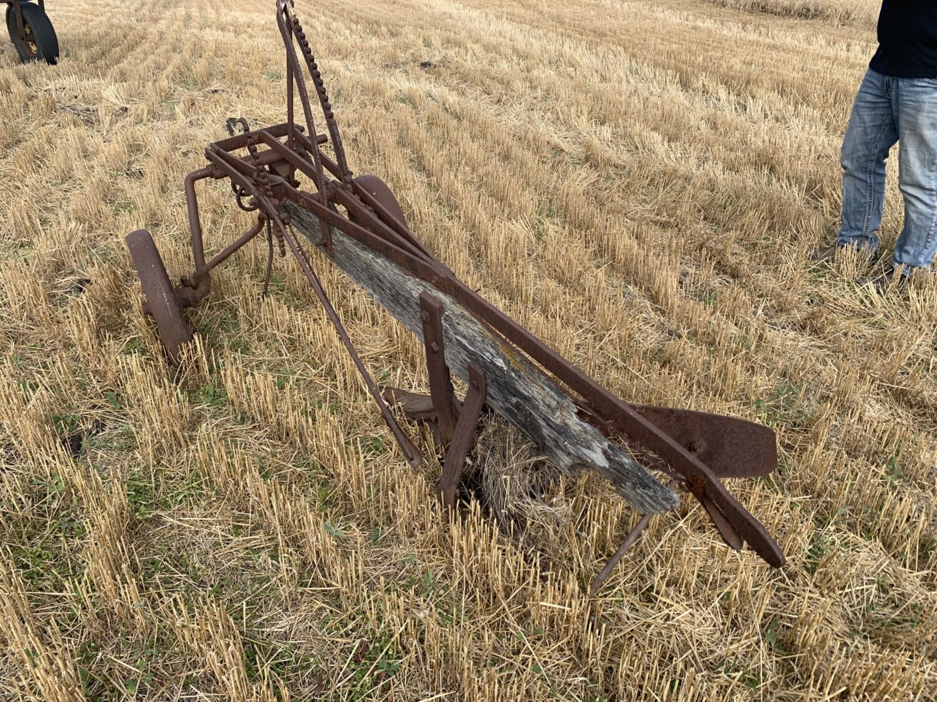 **OFFSITE** 1 BOTTOM WALK BEHIND BREAKING PLOW - Image 3 of 3