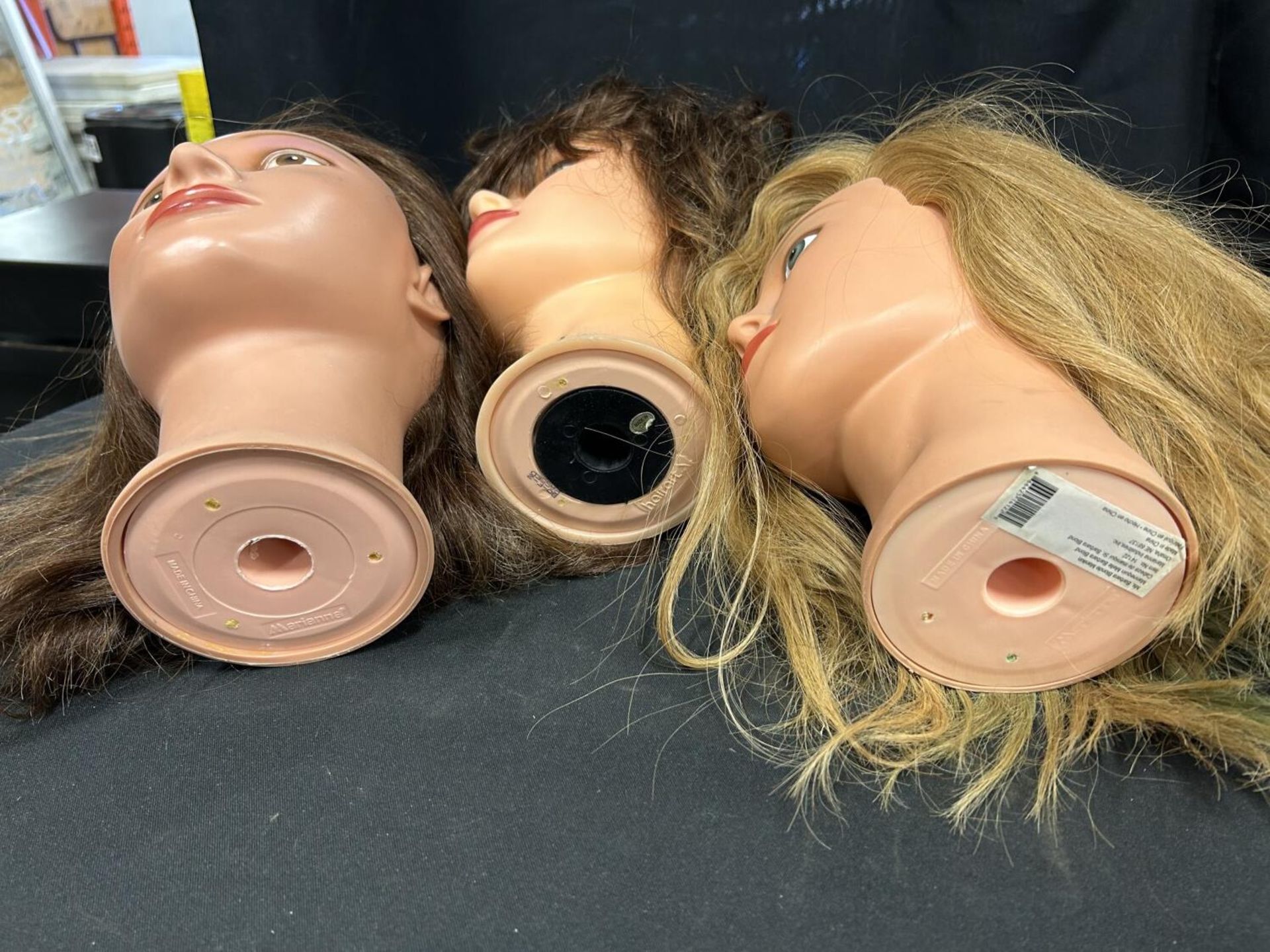 FEMALE MANNEQUIN PRACTICE HEADS - Image 5 of 5