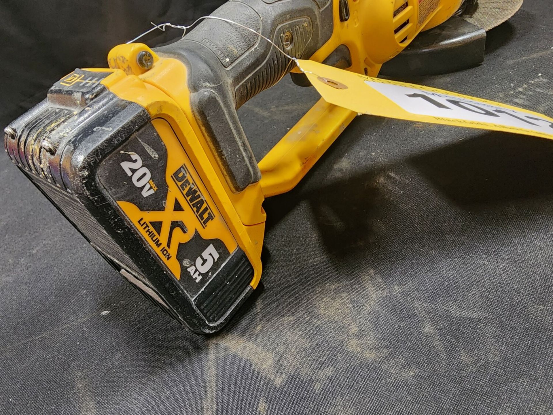 DEWALT 20V MAX CORDLESS ANGLE GRINDER W/ BATTERY NO CHARGER - Image 5 of 6