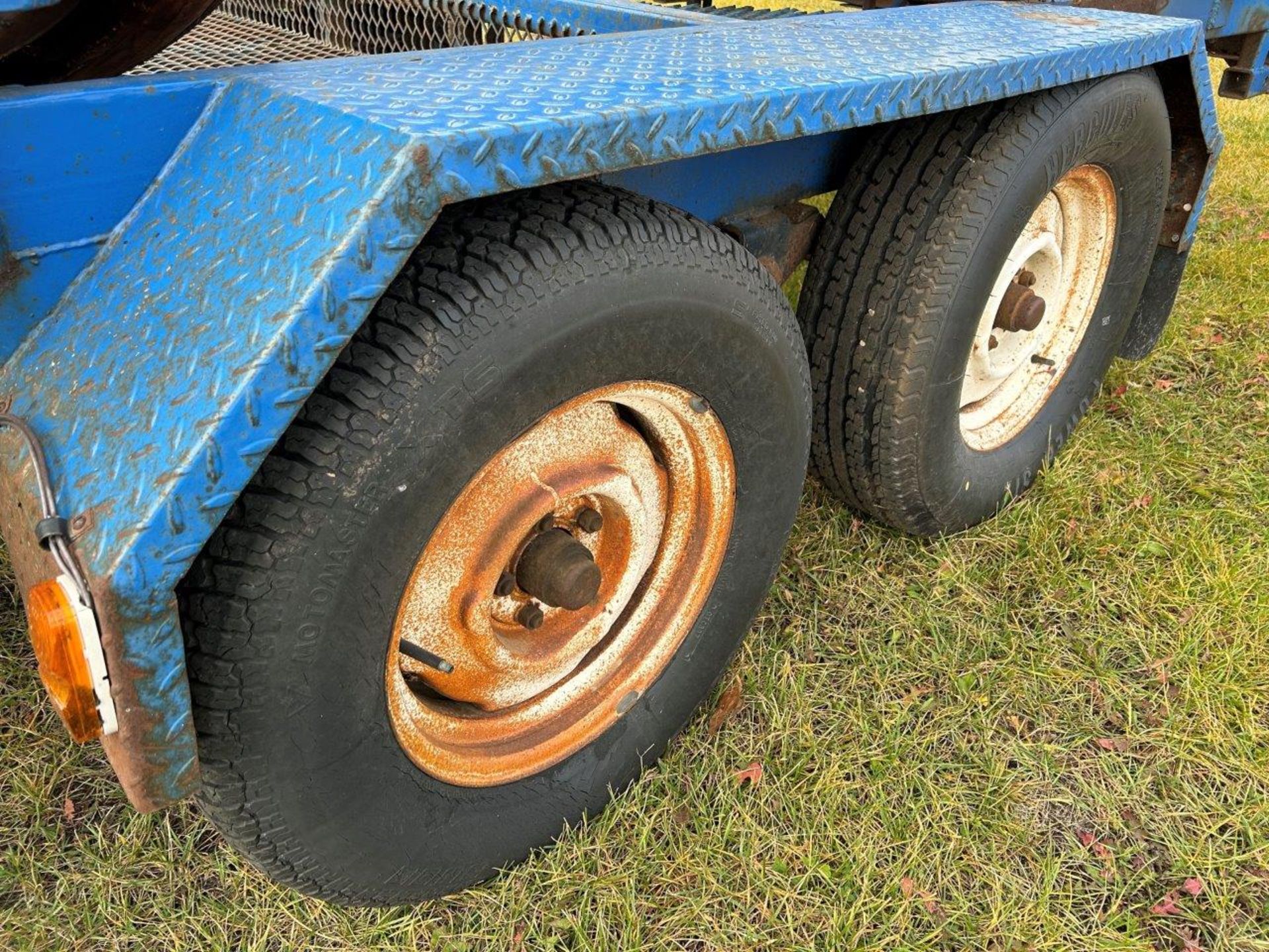 1999 BUMPER PULL T/A FLAT DECK TRAILER W/ 110V HYDRAULICS, SHOP BUILT S/N 48699 - Image 13 of 14