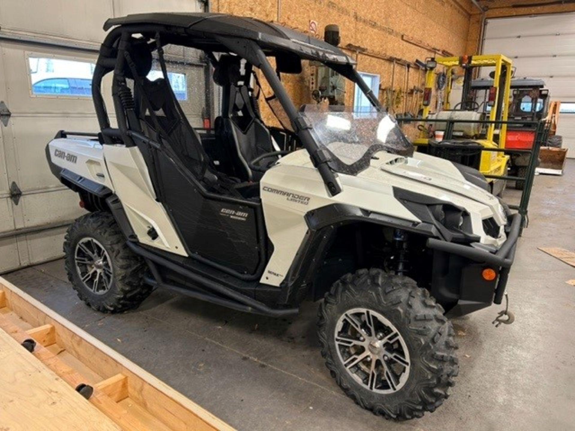 *OFFSITE - LOCATED AT MAS* 2014 CAN-AM COMMANDER 1000 LIMITED W/GPS - Image 2 of 11