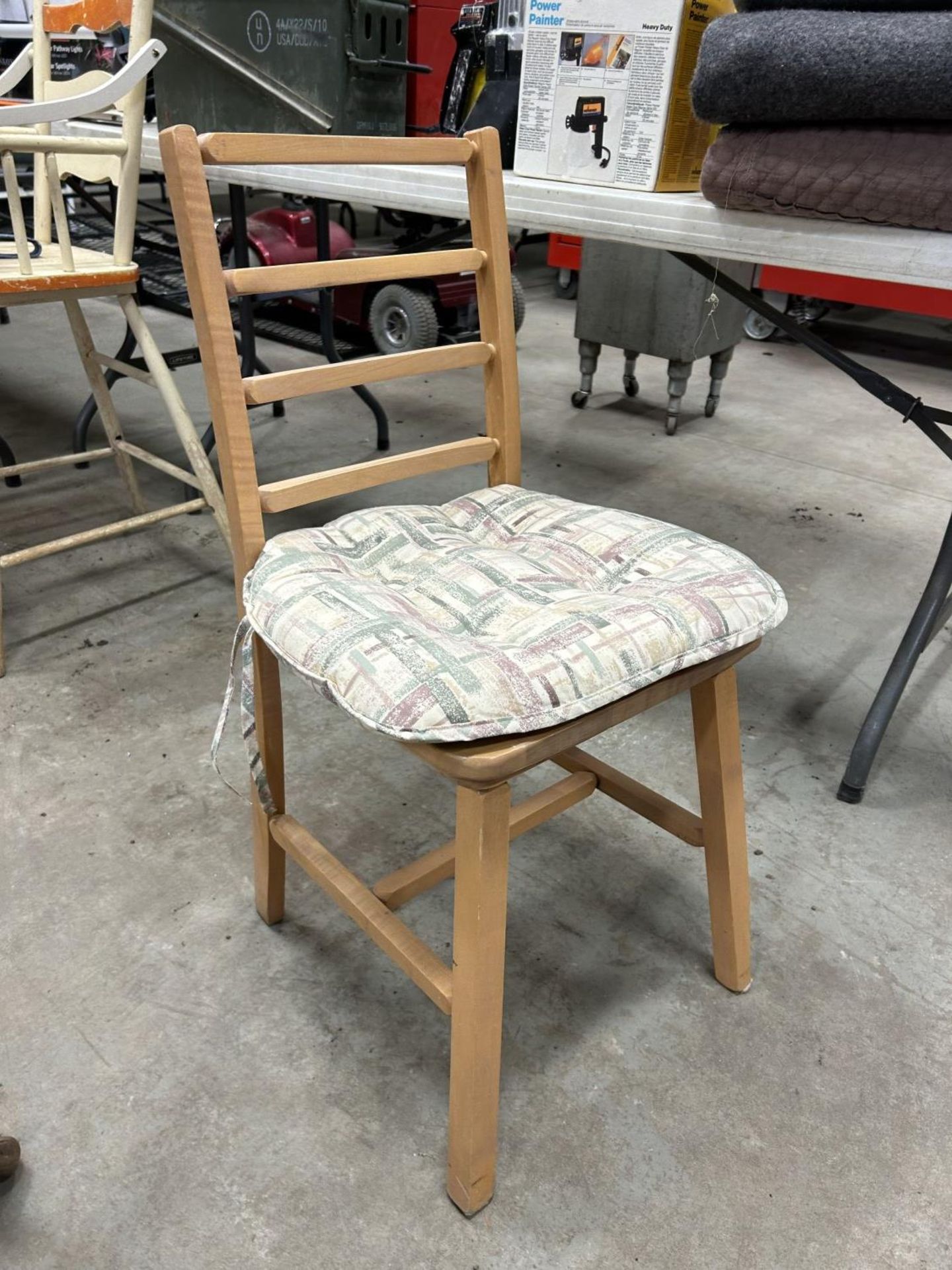 VINTAGE WOODEN CHAIR - Image 2 of 4