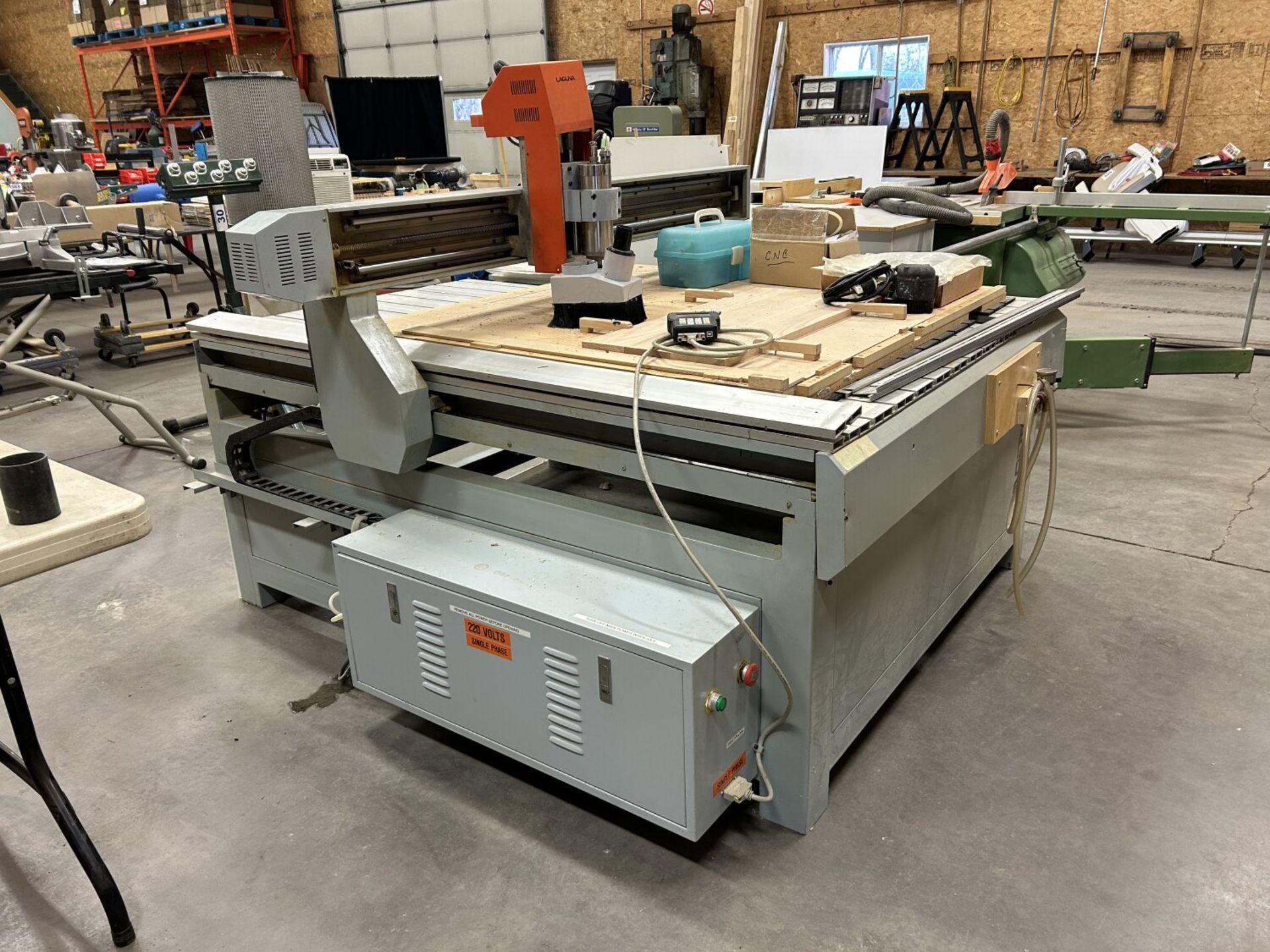 LAGUNA CNC MILLING STATION 48”X48” TABLE, WATER COOLED DRILL HEAD, ASSORTED VACUUM TABLES, 220V/1PH, - Bild 2 aus 10