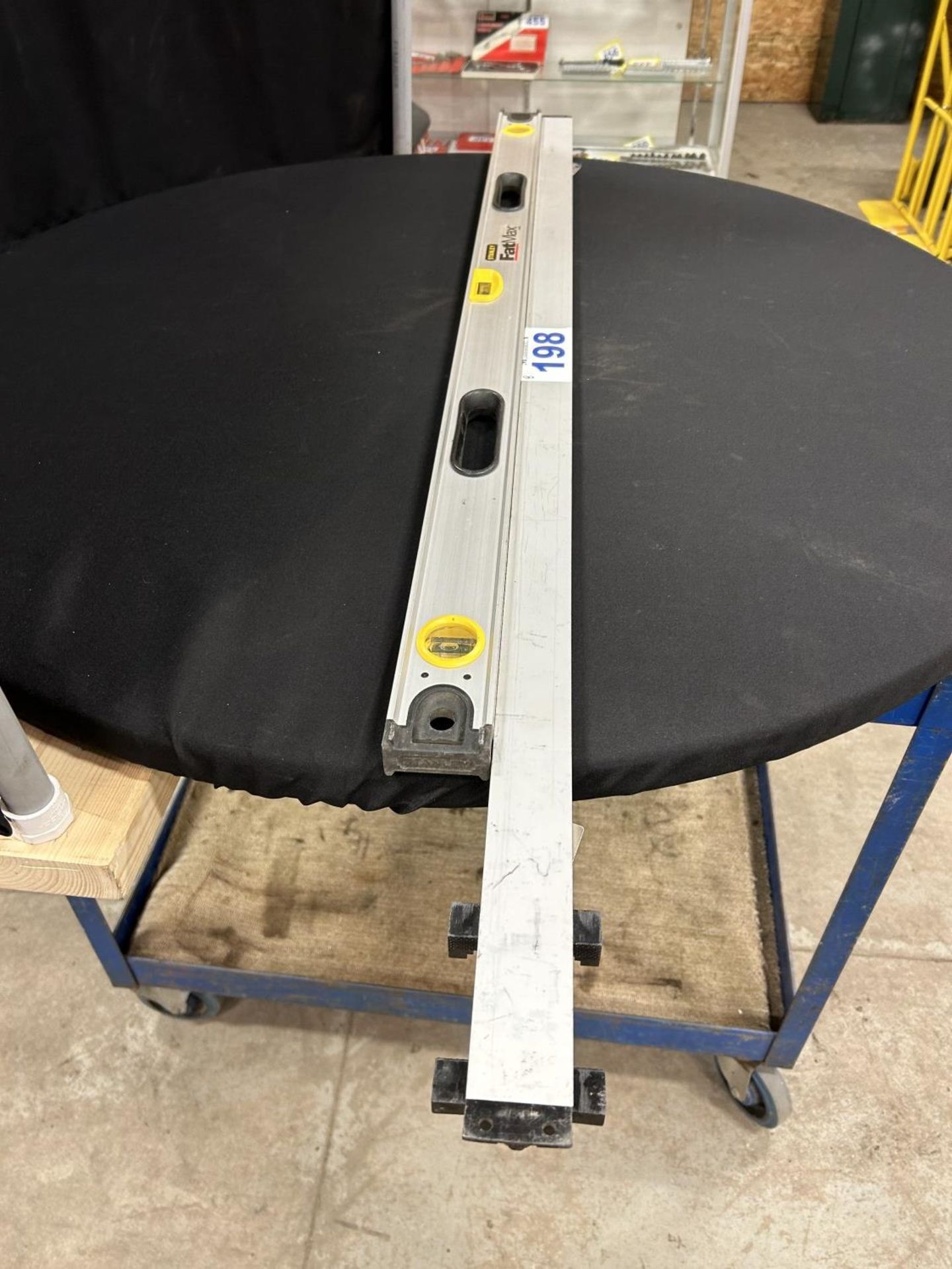 STANLEY FAT MAX 48" CONSTRUCTION LEVEL, ALUMINUM CLAMP STYLE STRAIGHT EDGE - Image 2 of 2