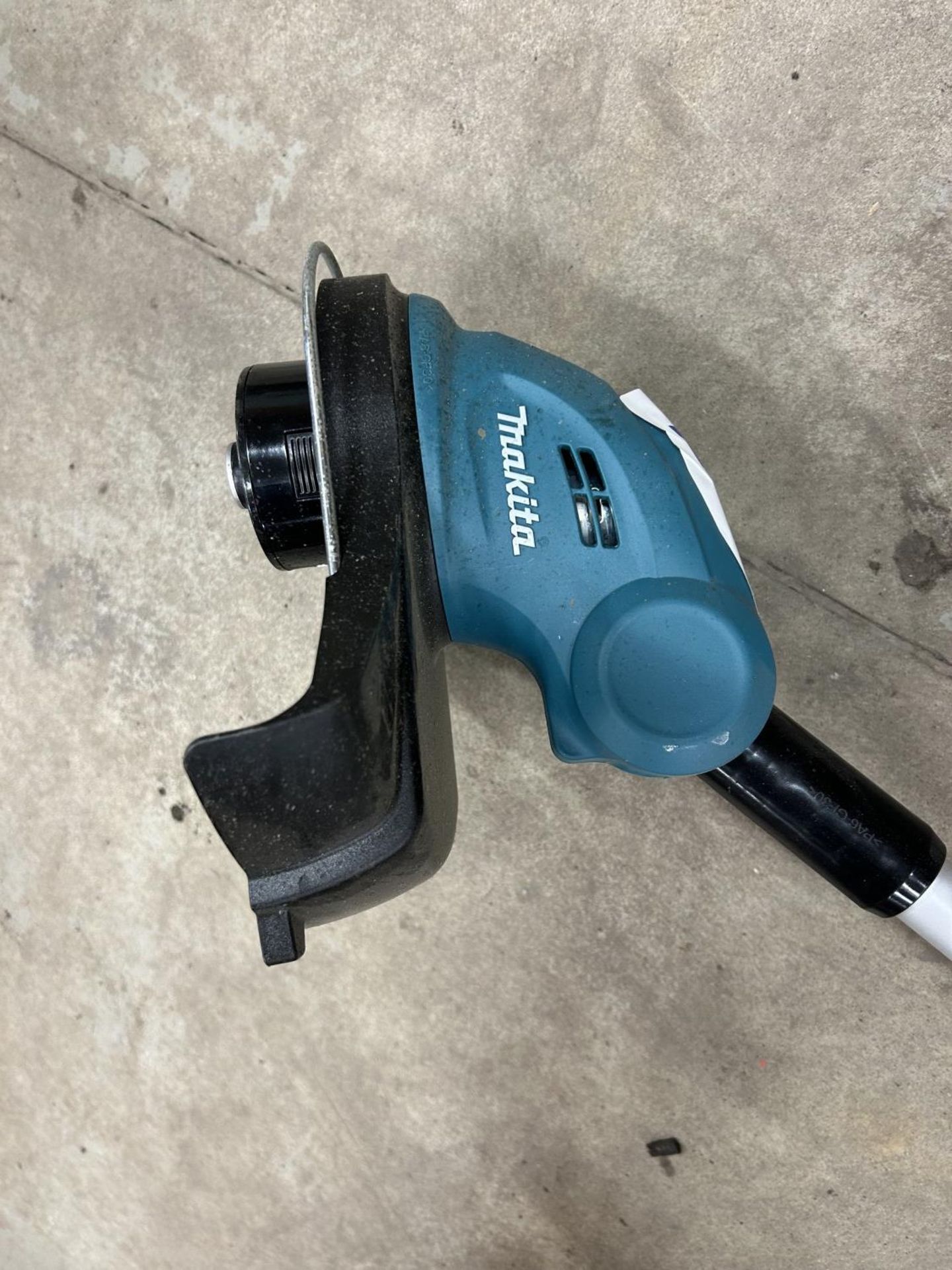 MAKITA CORDLESS STRING TIMMER W/ BATTERY (NO CHARGER) - Image 2 of 3