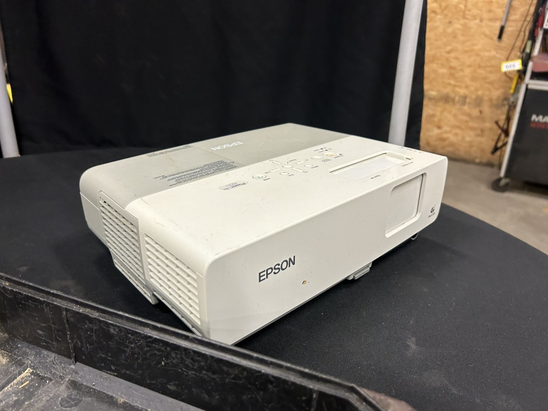 EPSON PROJECTOR - Image 3 of 7