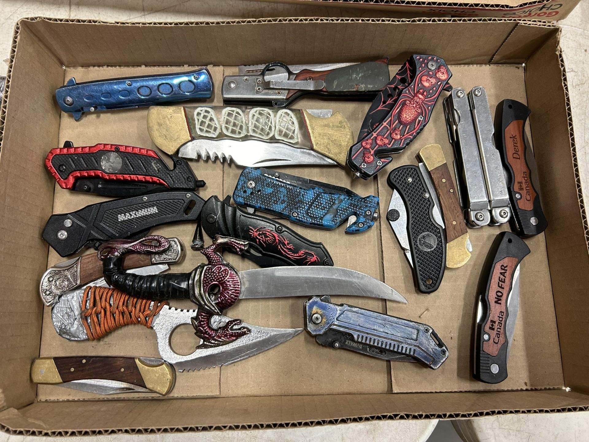 L/O ASSORTED KNIVES