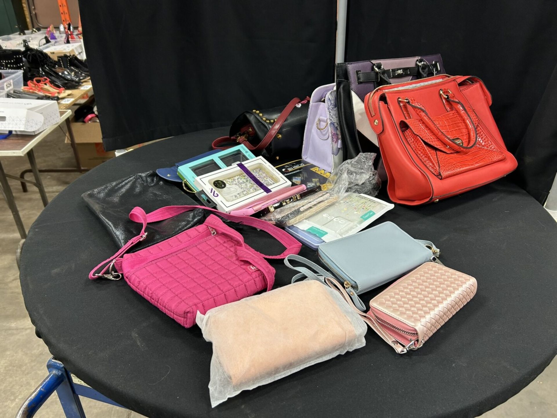 L/O ASSORTED HAND BAGS, PURSE, PHONE CASES, ETC.