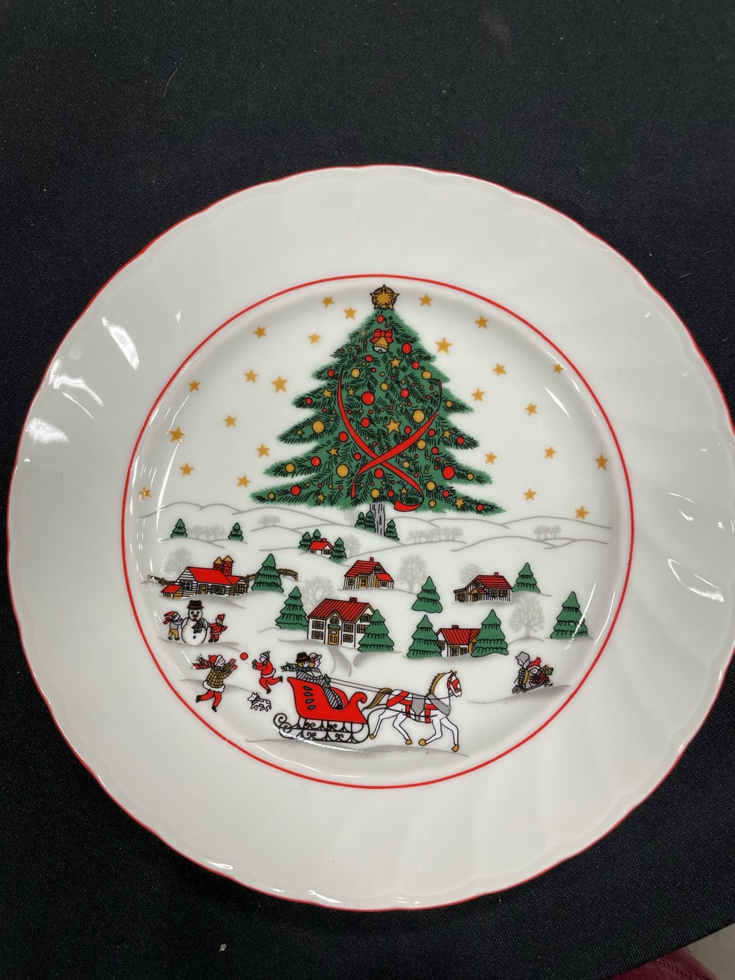 CHRISTMAS THEMED DISHES, TEA CUPS, SAUCERS, BOWLS, ETC. - Image 2 of 3