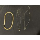 WOMEN'S NECKLACES