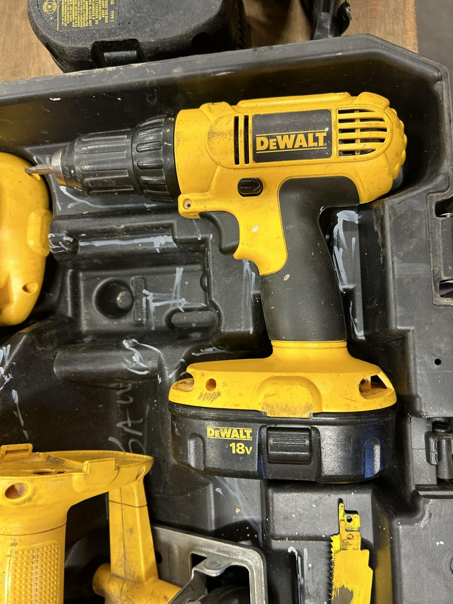 DEWALT 18V CORDLESS KIT W/ ASSORTED BATTERIES AND CHARGERS - Image 5 of 6