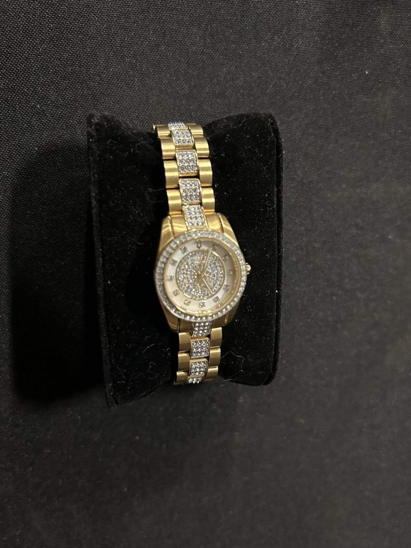 WOMEN'S BULOVA MOTHER OF PEARL DIAL WATCH - Image 4 of 6