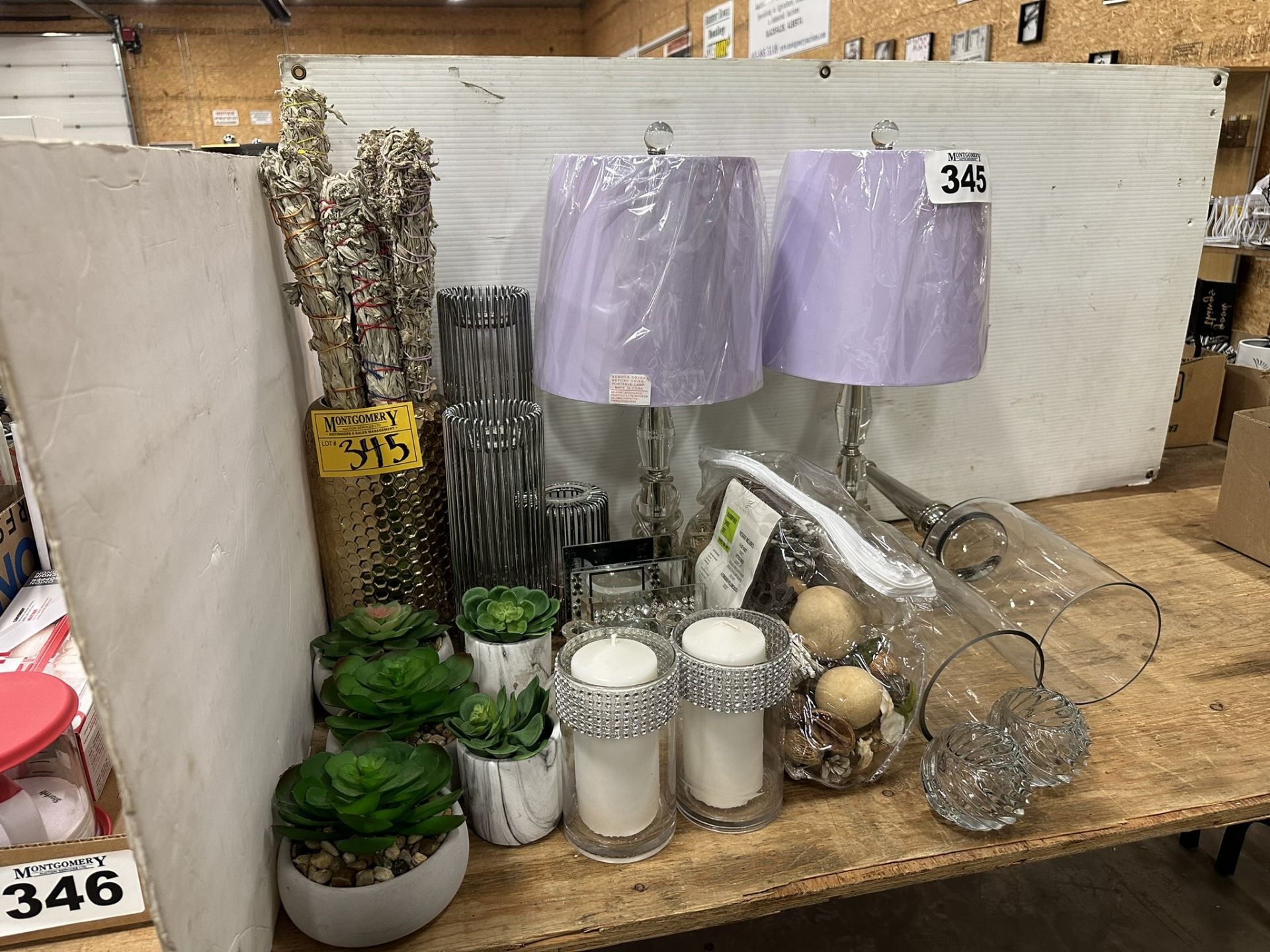PAIR OF TABLE LAMPS AND ASSORTED HOME DÉCOR - Image 2 of 2