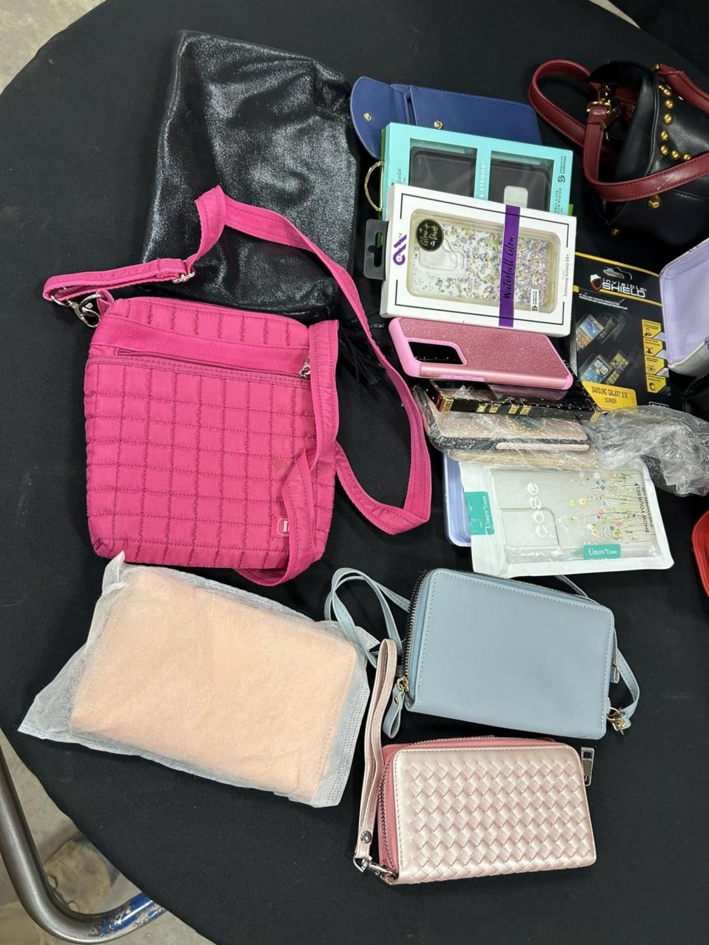 L/O ASSORTED HAND BAGS, PURSE, PHONE CASES, ETC. - Image 2 of 6