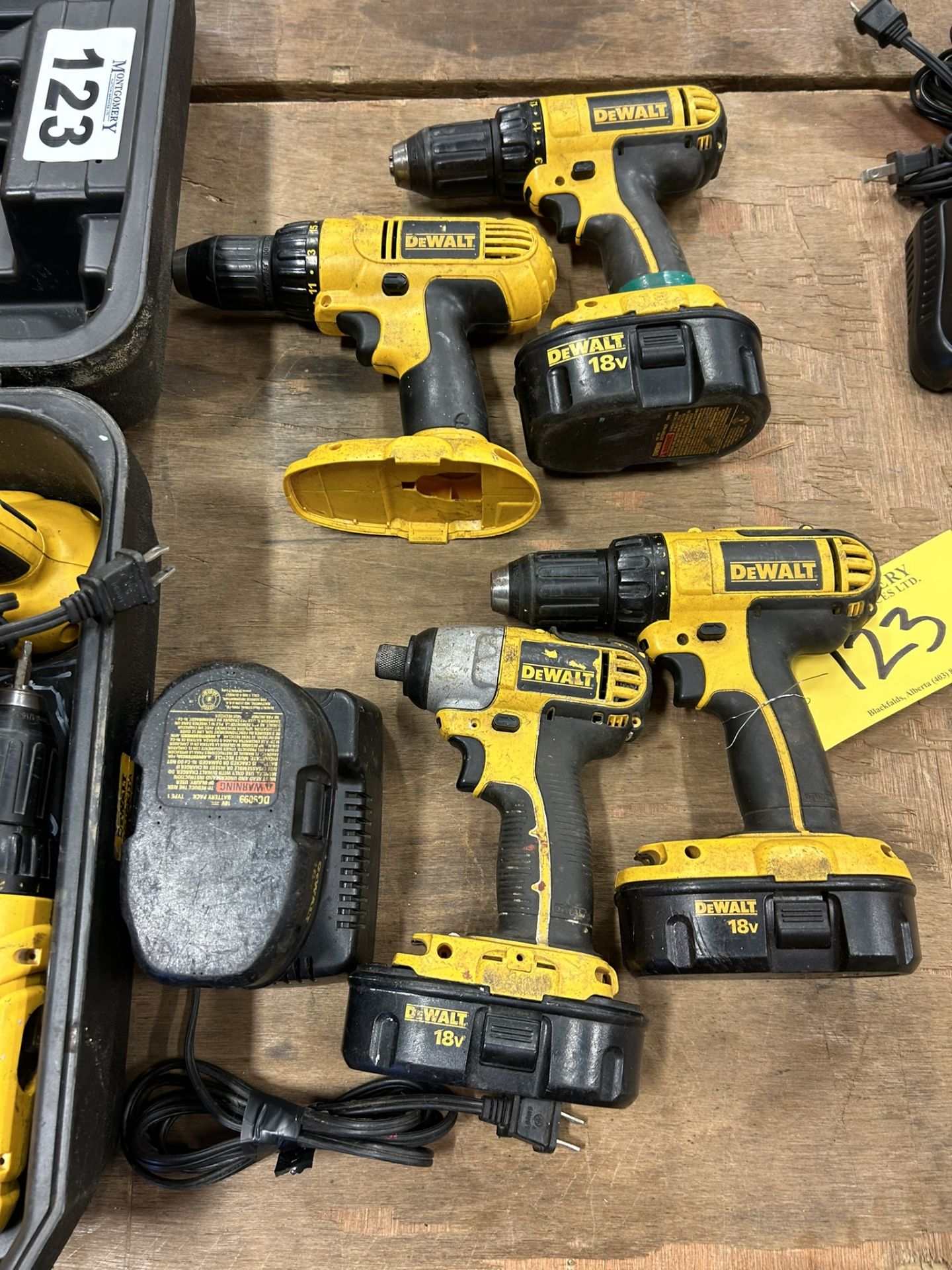 DEWALT 18V CORDLESS KIT W/ ASSORTED BATTERIES AND CHARGERS - Image 3 of 6