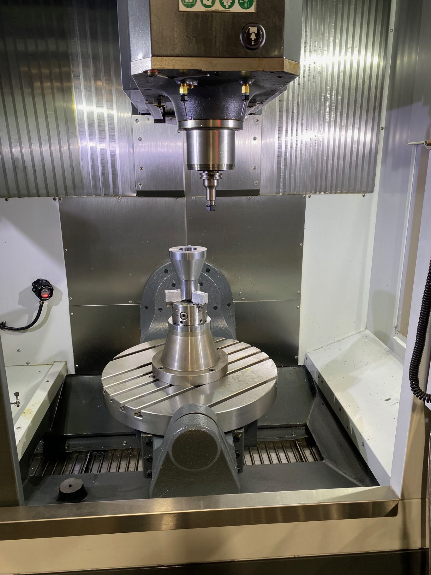 2021 HAAS UMC-1000 CNC Vertical Machining Center - Image 3 of 9