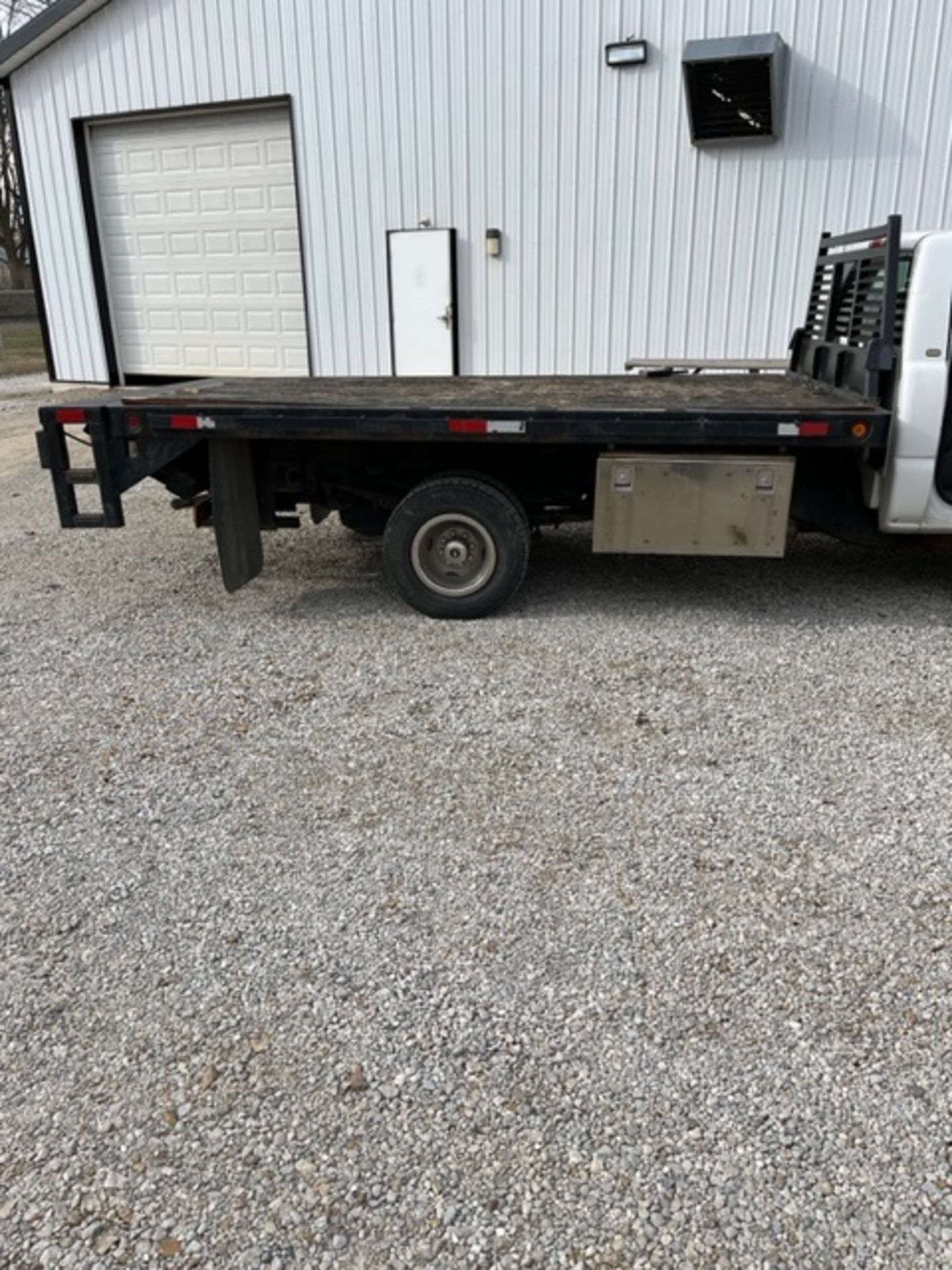 2003 Chevrolet 1 Ton Flat Bed Truck - Image 4 of 15