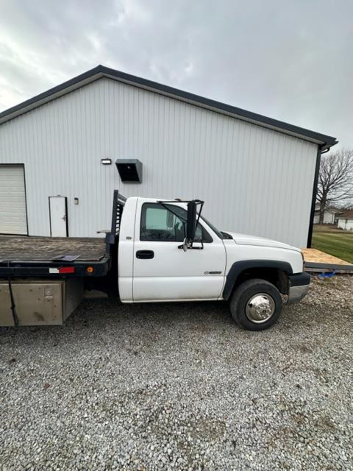 2003 Chevrolet 1 Ton Flat Bed Truck - Image 9 of 15