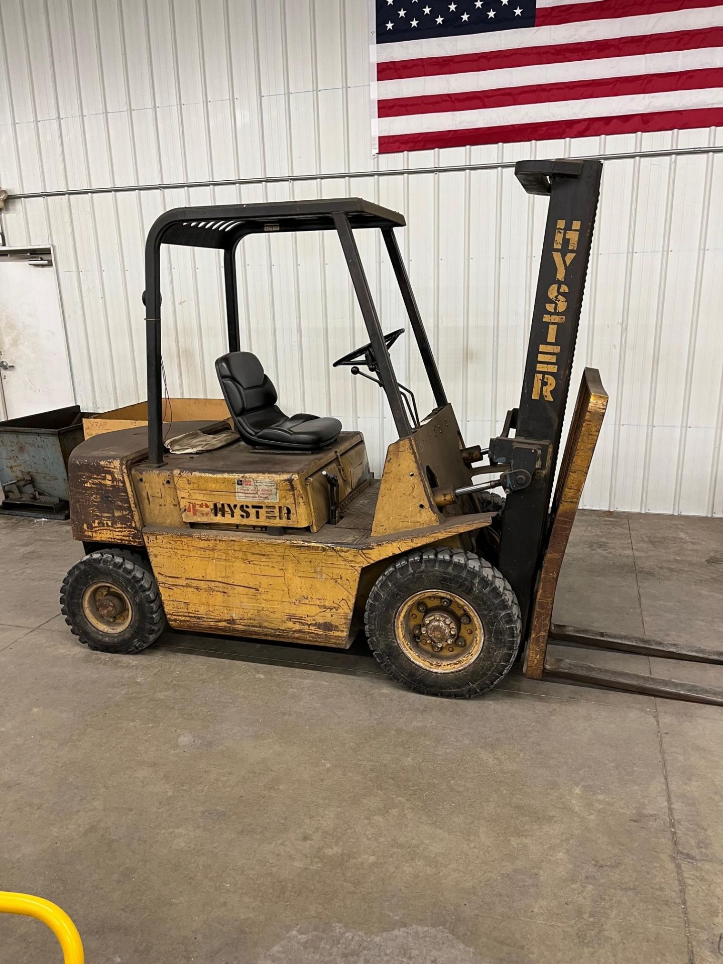 Hyster H40 LP Pneumatic Tire forklift 4000 Capacity - Image 2 of 8