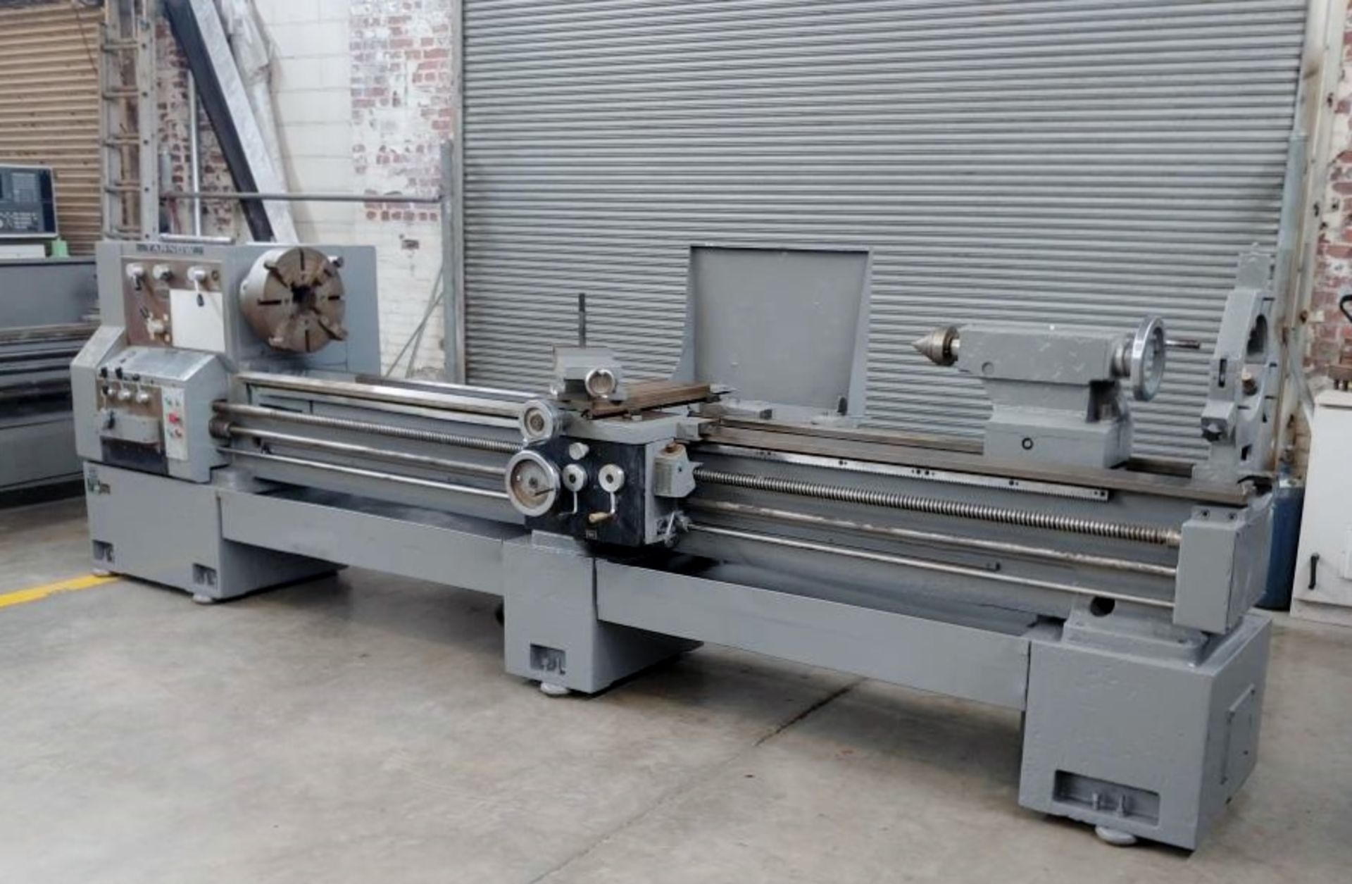 TARNOW TUJ 50M 22"/32" X 120" GAP BED ENGINE LATHE