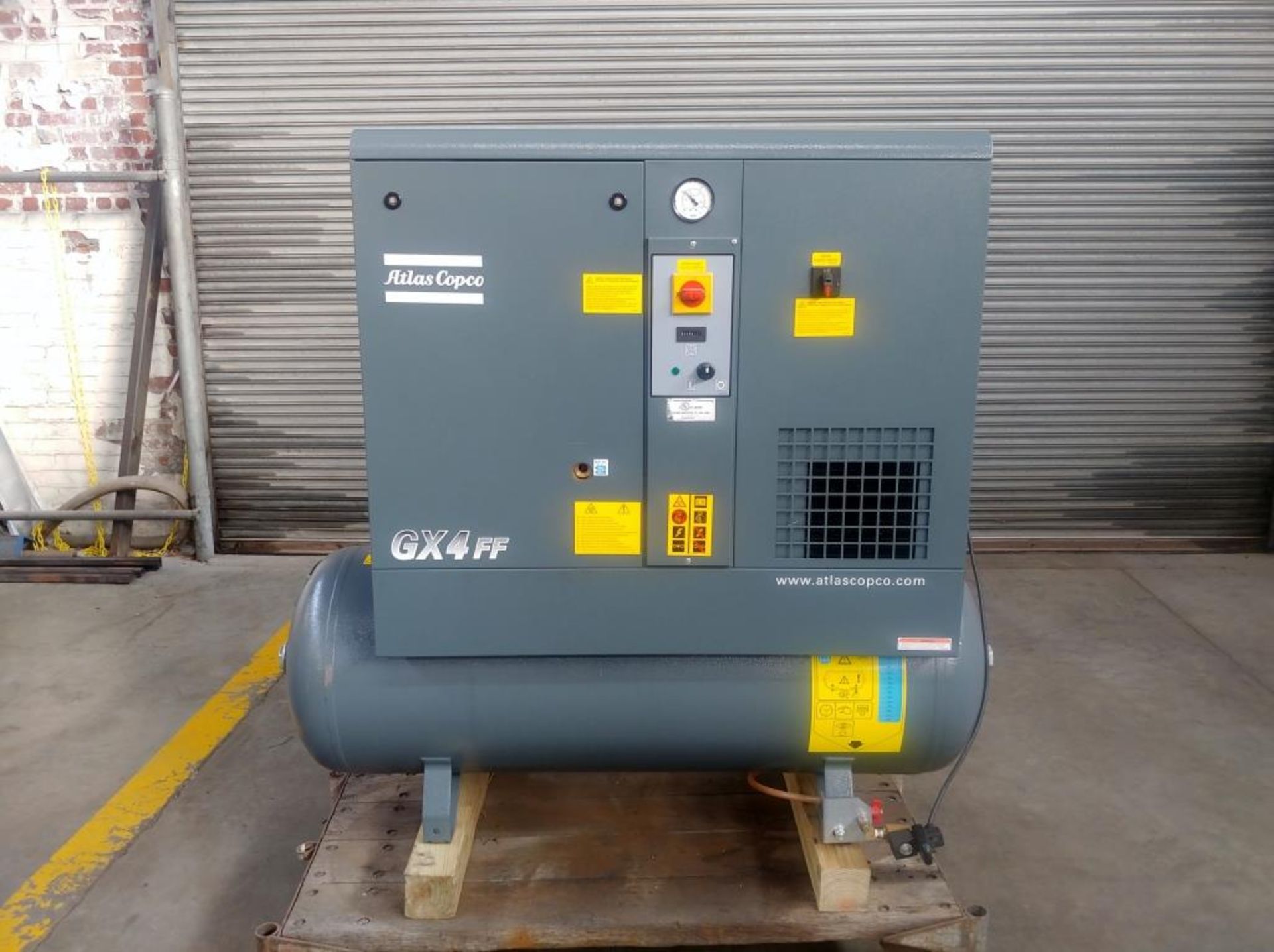 ATLAS COPCO GX4FF 5HP 230V SINGLE PHASE AIR COMPRESSOR W/REFRIGATERED DRYER