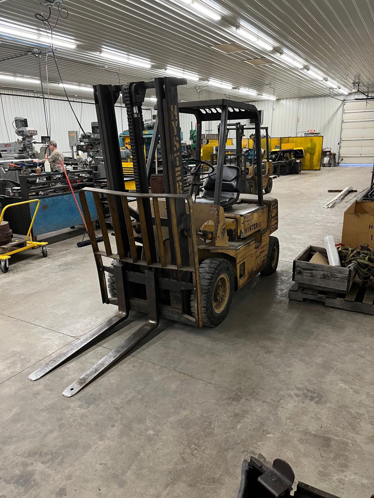 Hyster H40 LP Pneumatic Tire forklift 4000 Capacity - Image 4 of 8