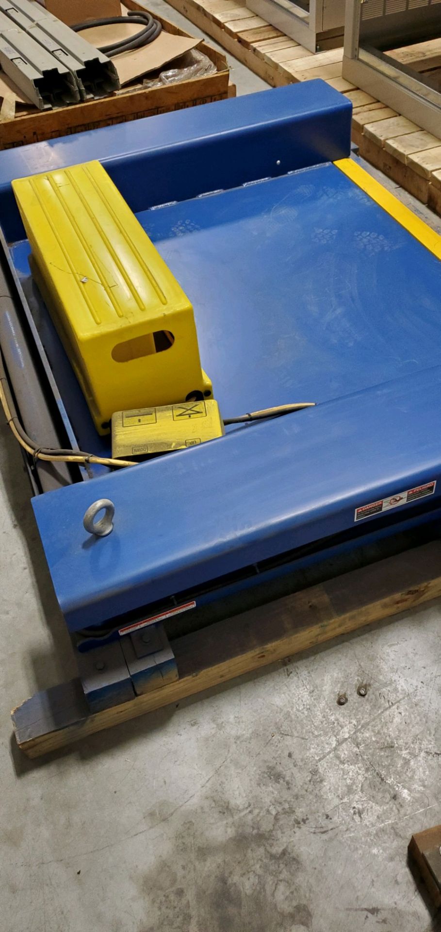 Vestil 2000 lb Capacity Scissor Lift Table. New 1/21 And Still On Original Skid