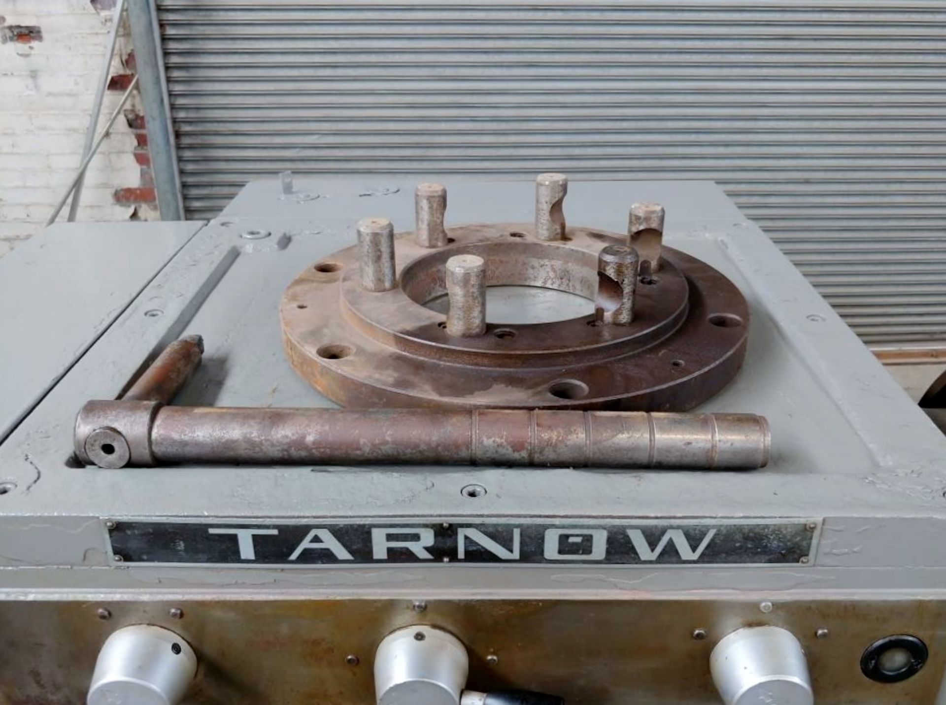 TARNOW TUJ 50M 22"/32" X 120" GAP BED ENGINE LATHE - Image 5 of 17