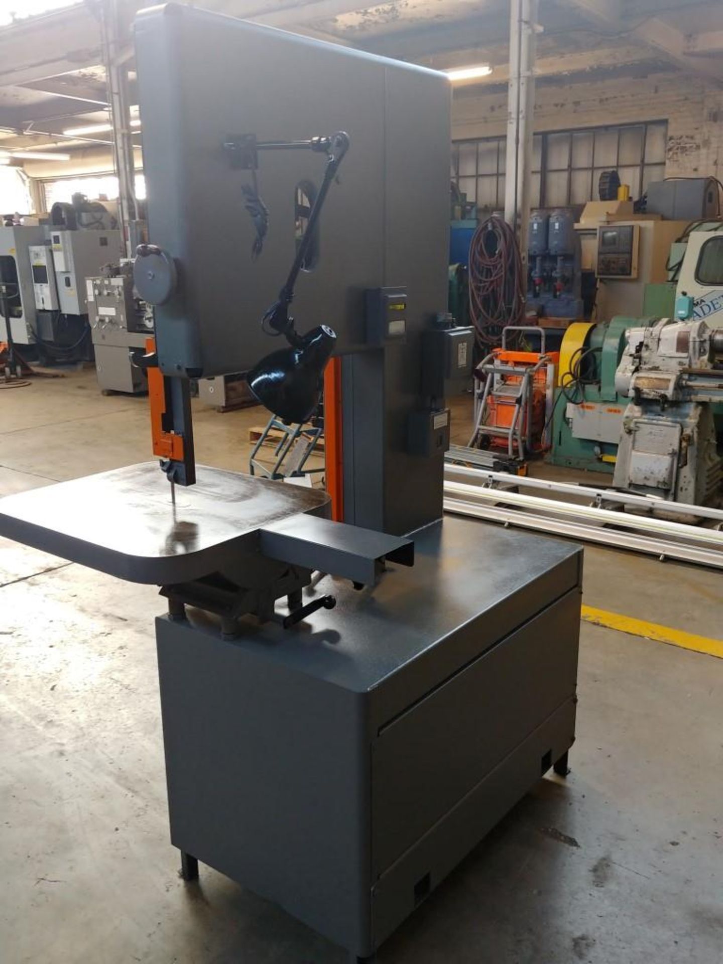 GROB 4V-24 VERTICAL BAND SAW 12" X 24" THROAT CAPACITY - Image 9 of 13