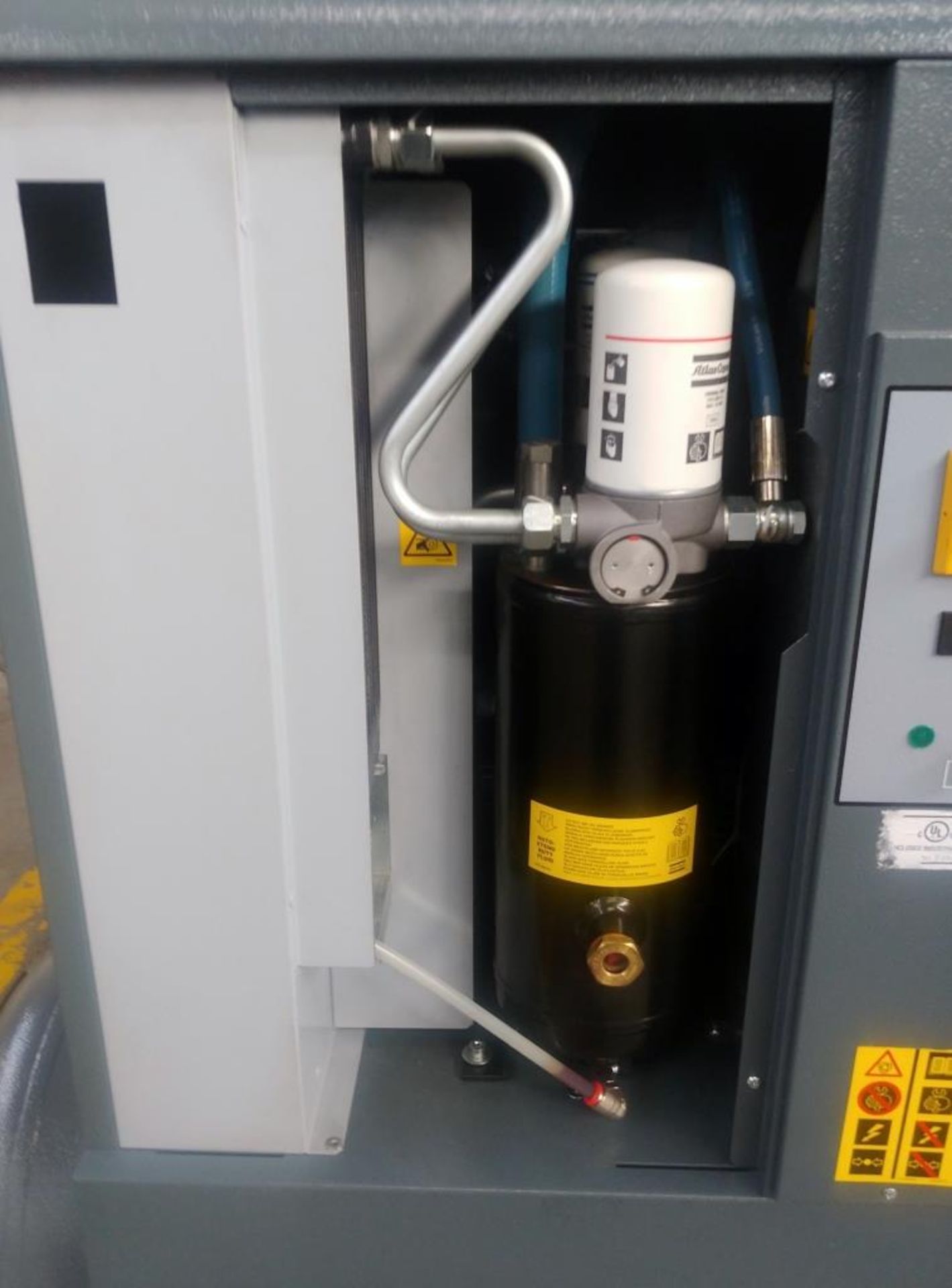 ATLAS COPCO GX4FF 5HP 230V SINGLE PHASE AIR COMPRESSOR W/REFRIGATERED DRYER - Image 3 of 9