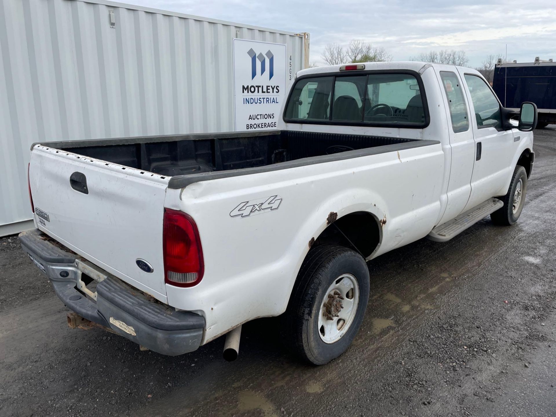 2005 Ford F250 Super Duty 4x4 Pickup Truck - Image 2 of 24