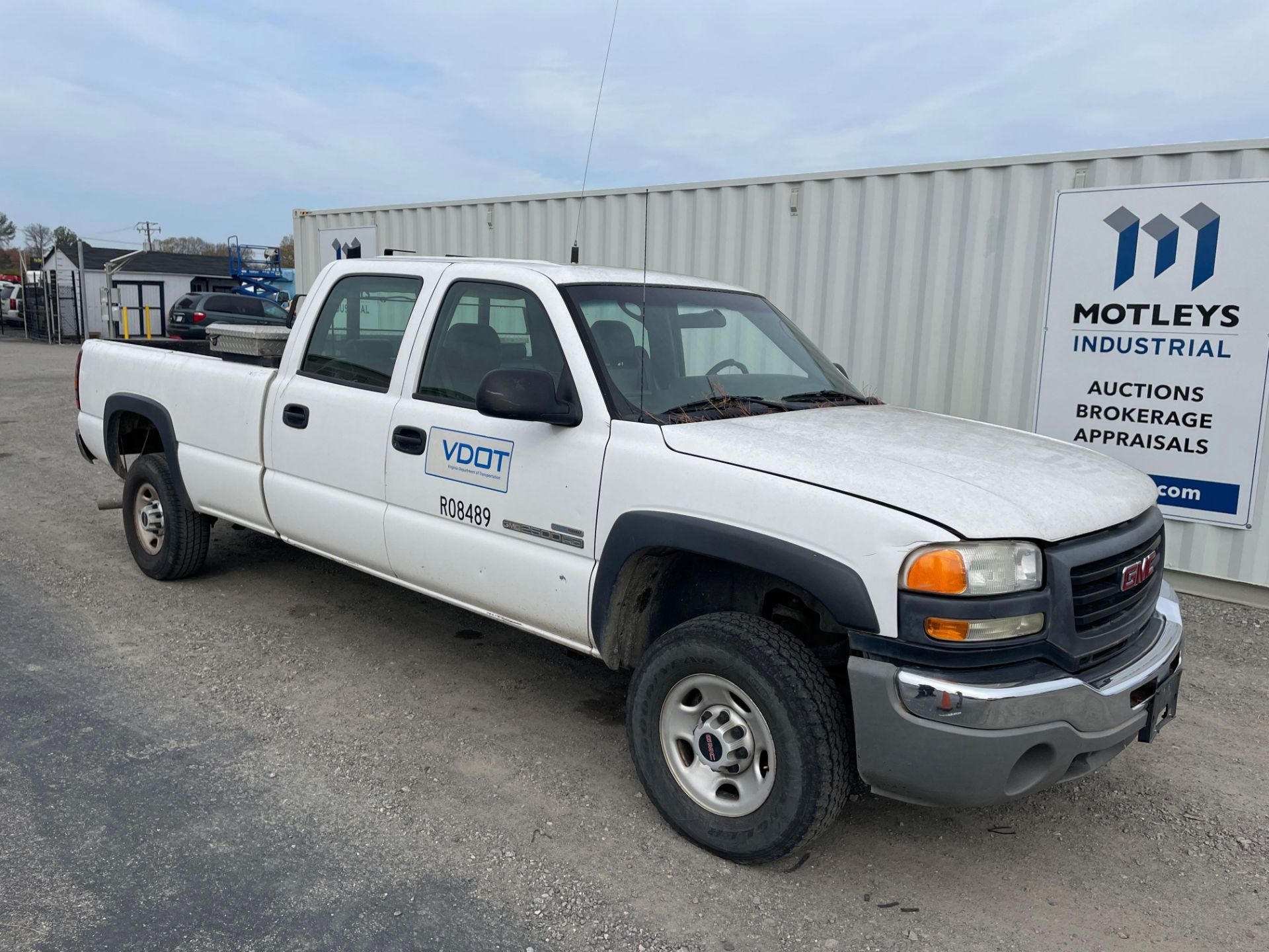 2006 GMC 2500 Crew Cab Pickup Truck