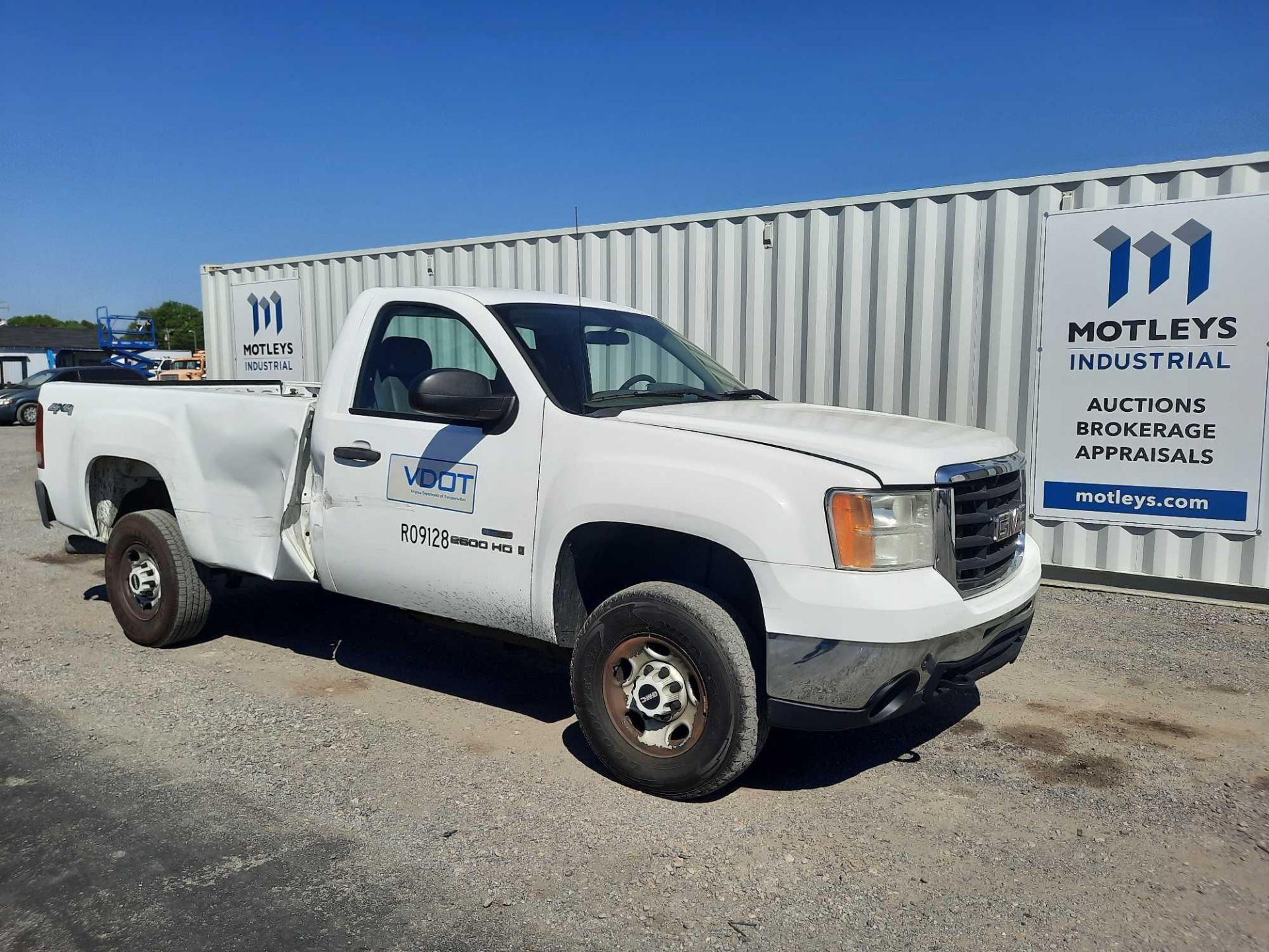 2008 GMC 2500 4x4 Pickup Truck, 3/4 Ton