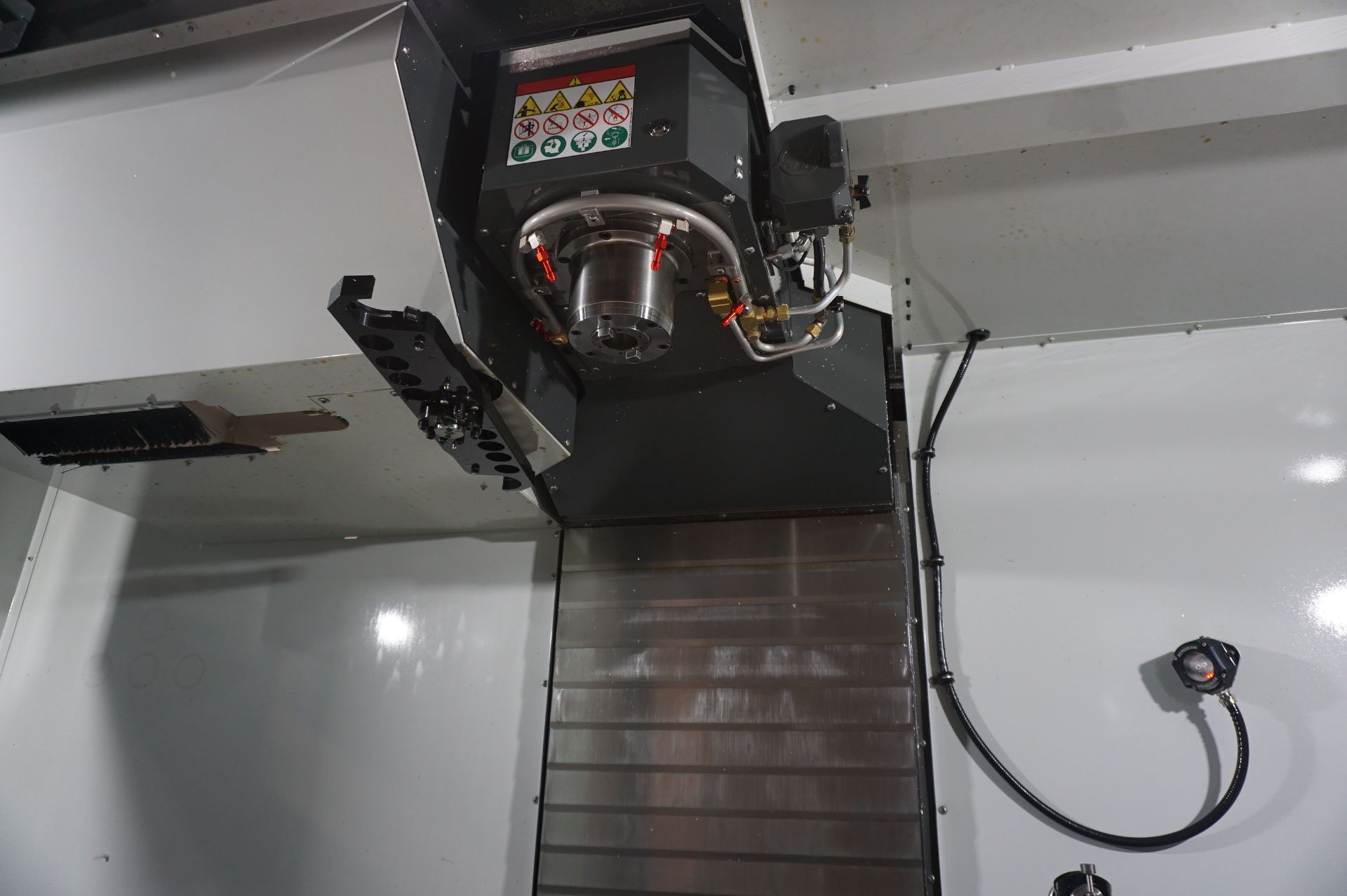 2022 HAAS VF-5SS VERTICAL MACHINING CENTER, - Image 14 of 17