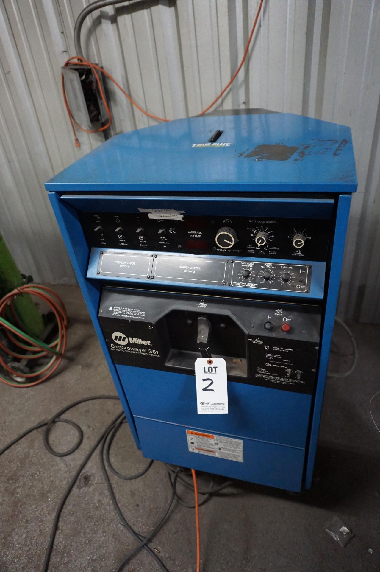 MILLER SYNCROWAVE 351 AC/DC WELDING POWER SOURCE STOCK. 903219, S/N KJ016465 WITH MILLER COOLMATE 3,