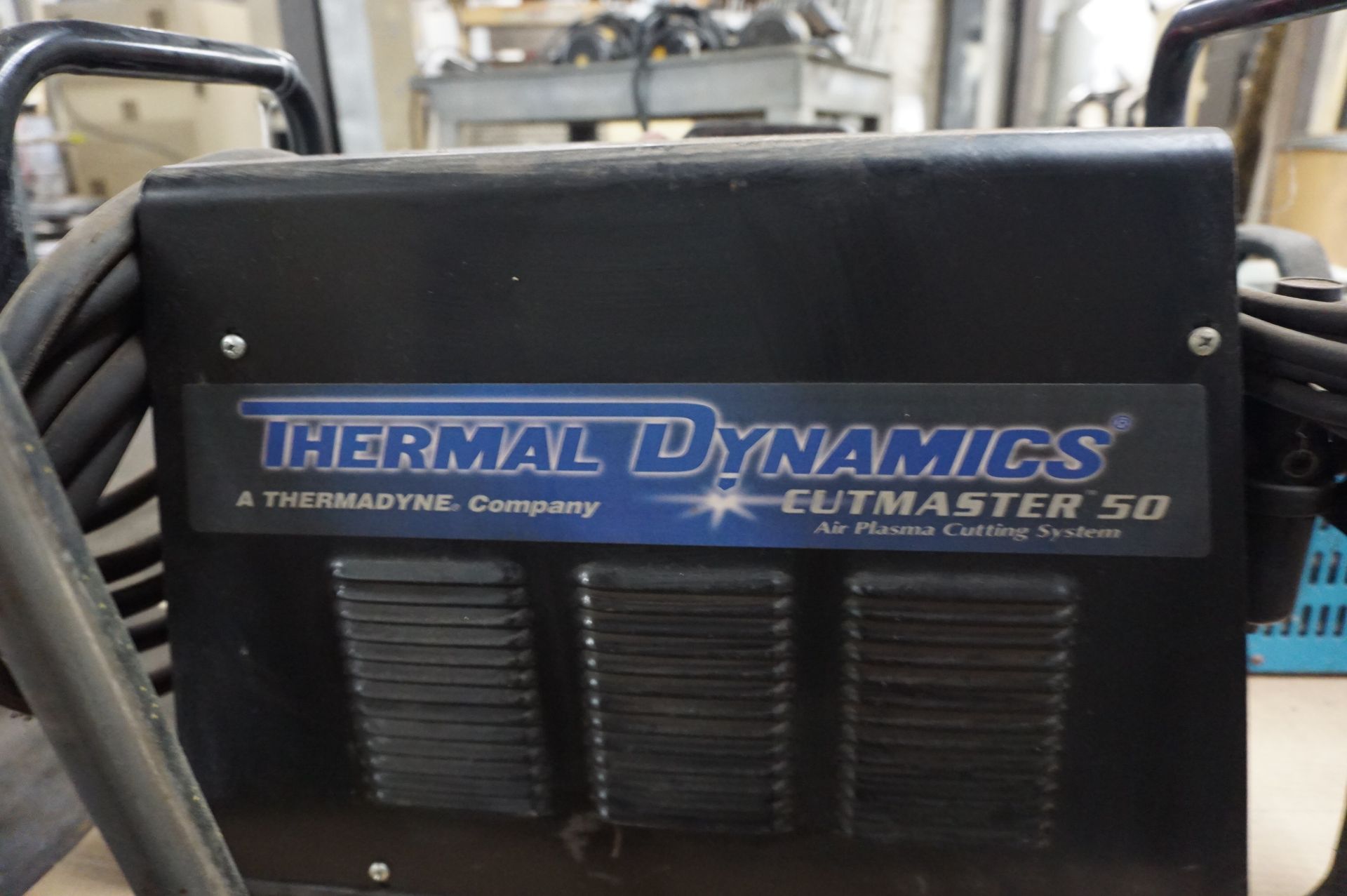 THERMAL DYNAMICS CUTMASTER 50 PLASMA CUTTER, S/N 01041138, INPUT GAS AIR OR NITROGEN, MAX GAS - Image 2 of 4