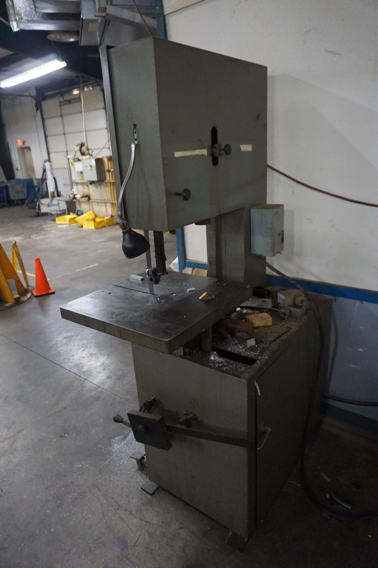 PARMA MFG CO WORK-A-MATIC VERTICAL METAL CUTTING BANDSAW, TABLE 14" X 14" - Image 3 of 3