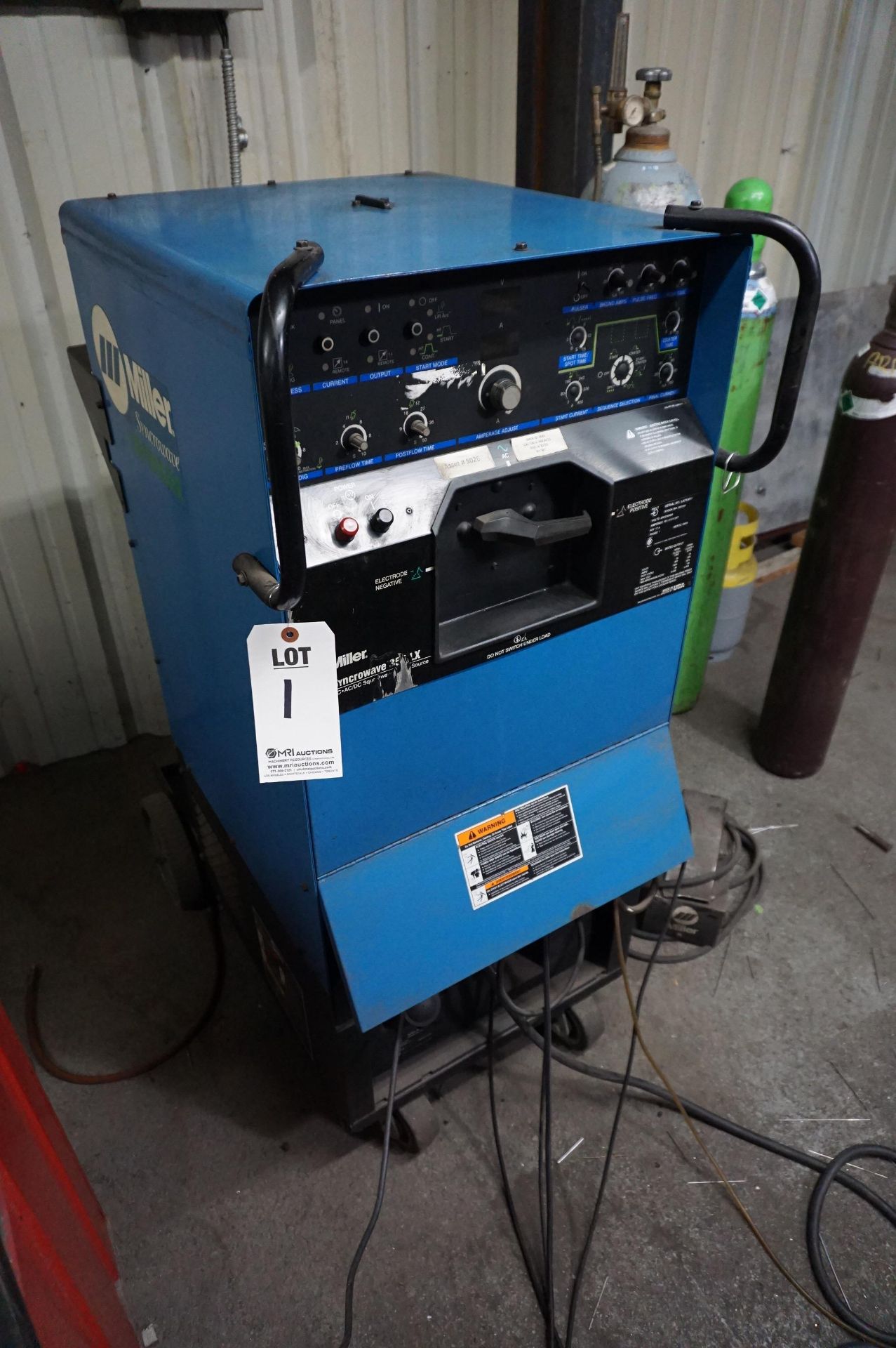 MILLER SYNCROWAVE 350 LX AC/DC SQUARE WAVE SOURCE WELDER, STOCK NO. 903736, S/N LA213011, WITH