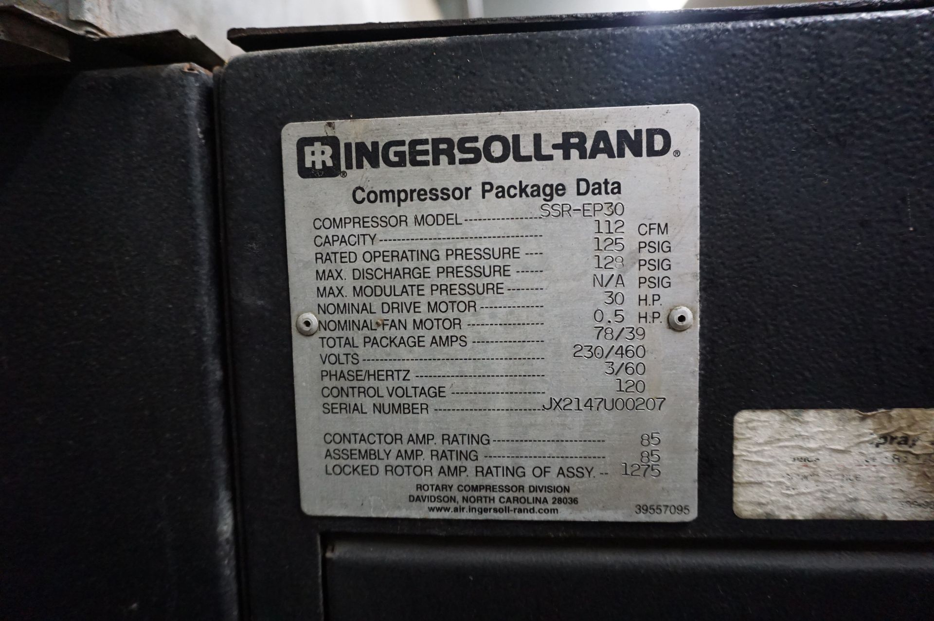 INGERSOLL RAND AIR COMPRESSOR MODEL SSR-EP30, S/N JX2147UOO207, 30 HP, CAPACITY 112 CFM, 125 PSIG, - Image 4 of 4