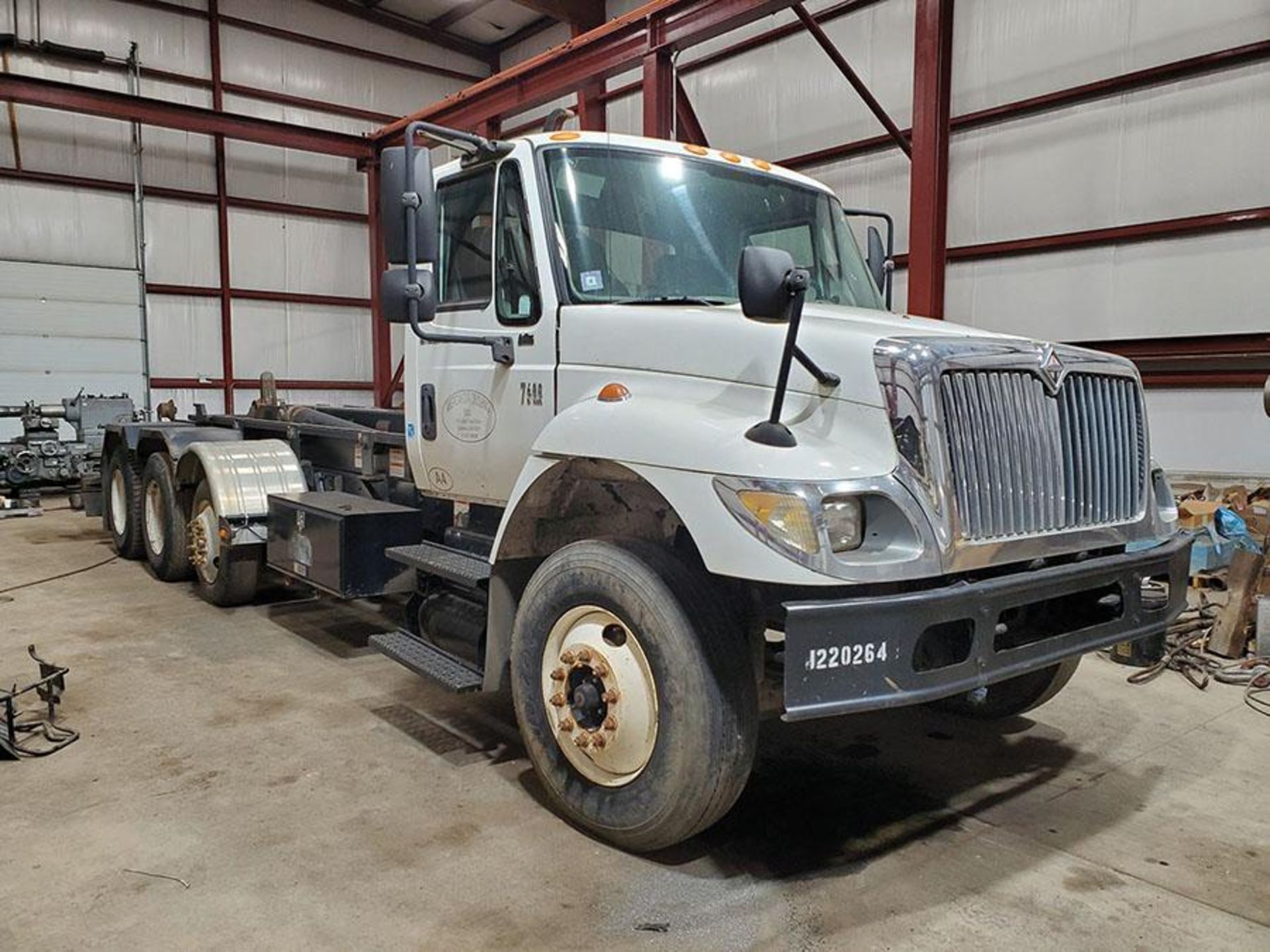 2006 International 7400 6x4 Roll Off Truck w/ Galbreath Right Hook Roll Off Container Bed, Vin 1HTWG - Image 4 of 11