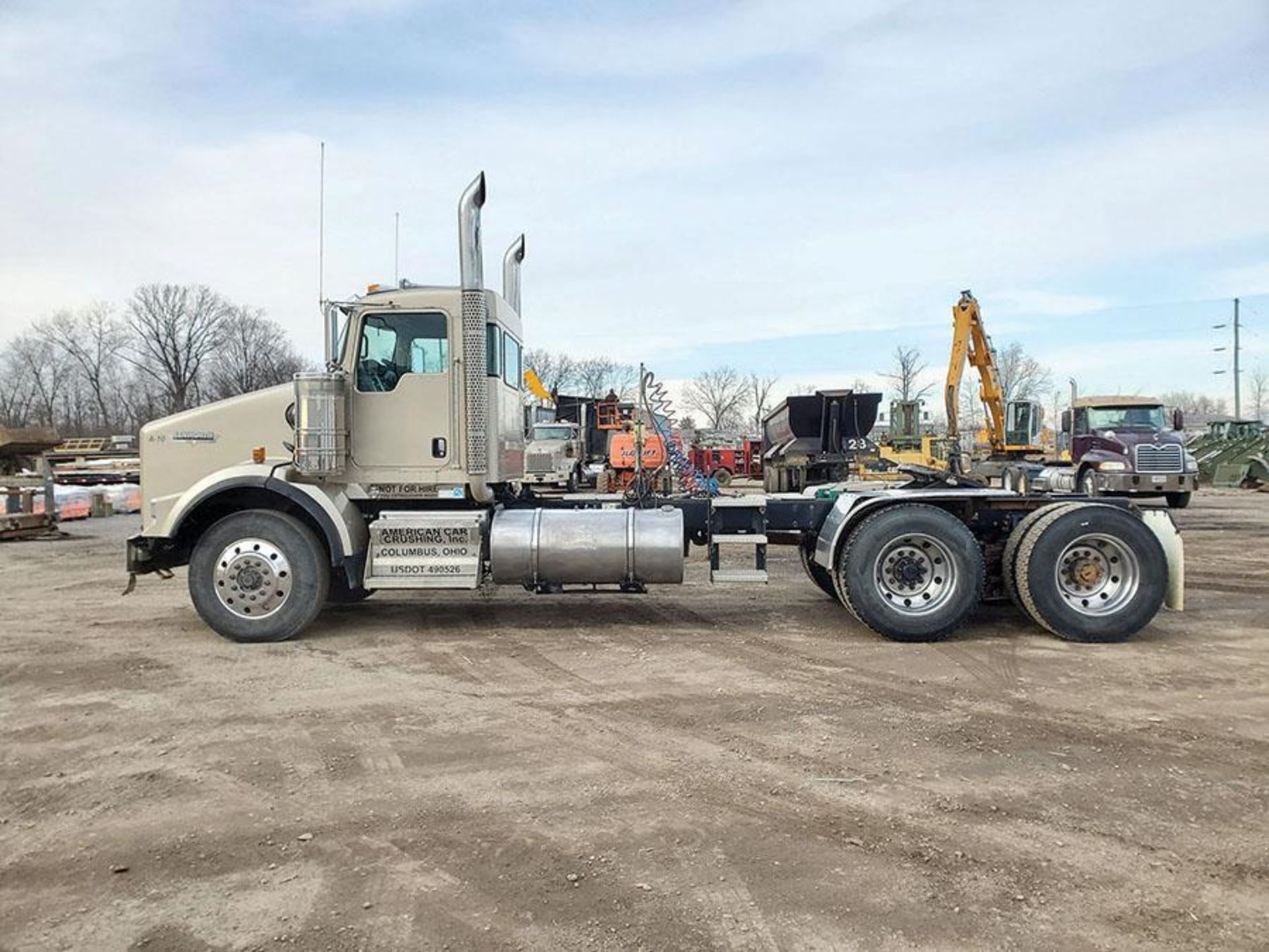 2009 Kenworth Truck Tractors, Vin 1NKDLU0X59J256959, Tandem Axle, Day Cab, Extended Frame, 813 Cat D