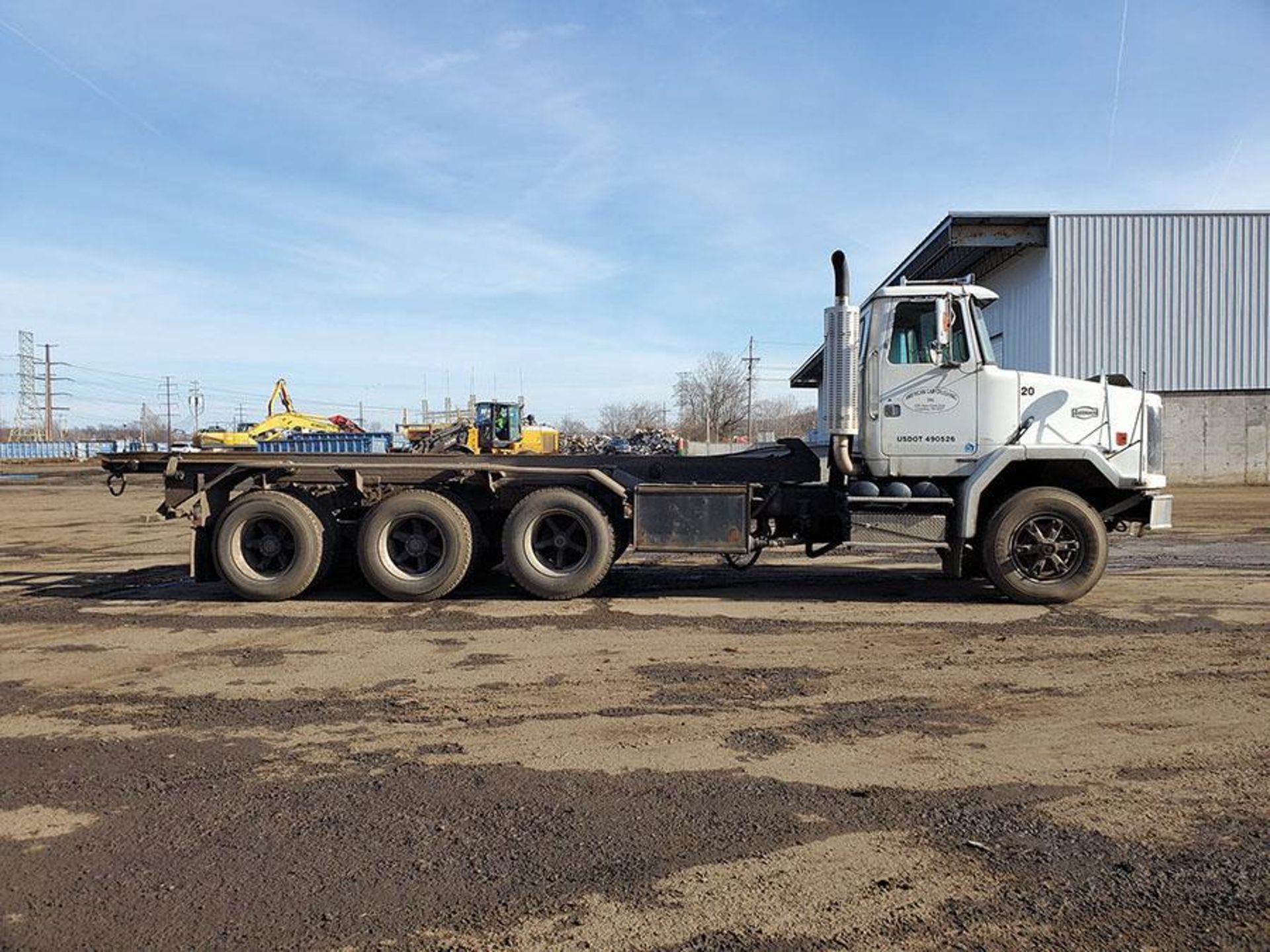 2001 Volvo Autocar Roll Off Truck, Tandem Axle w/ Single Tag Axle, Vin 4V5SC8RH51N311810, 88,160 GVW - Image 13 of 16