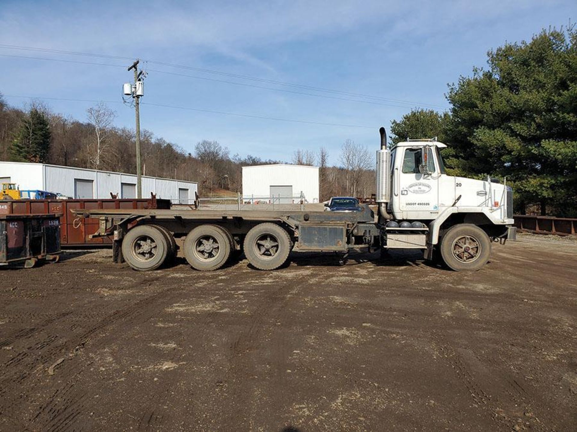 2001 Volvo Autocar Roll Off Truck, Tandem Axle w/ Single Tag Axle, Vin 4V5SC8RH51N311810, 88,160 GVW - Image 10 of 16