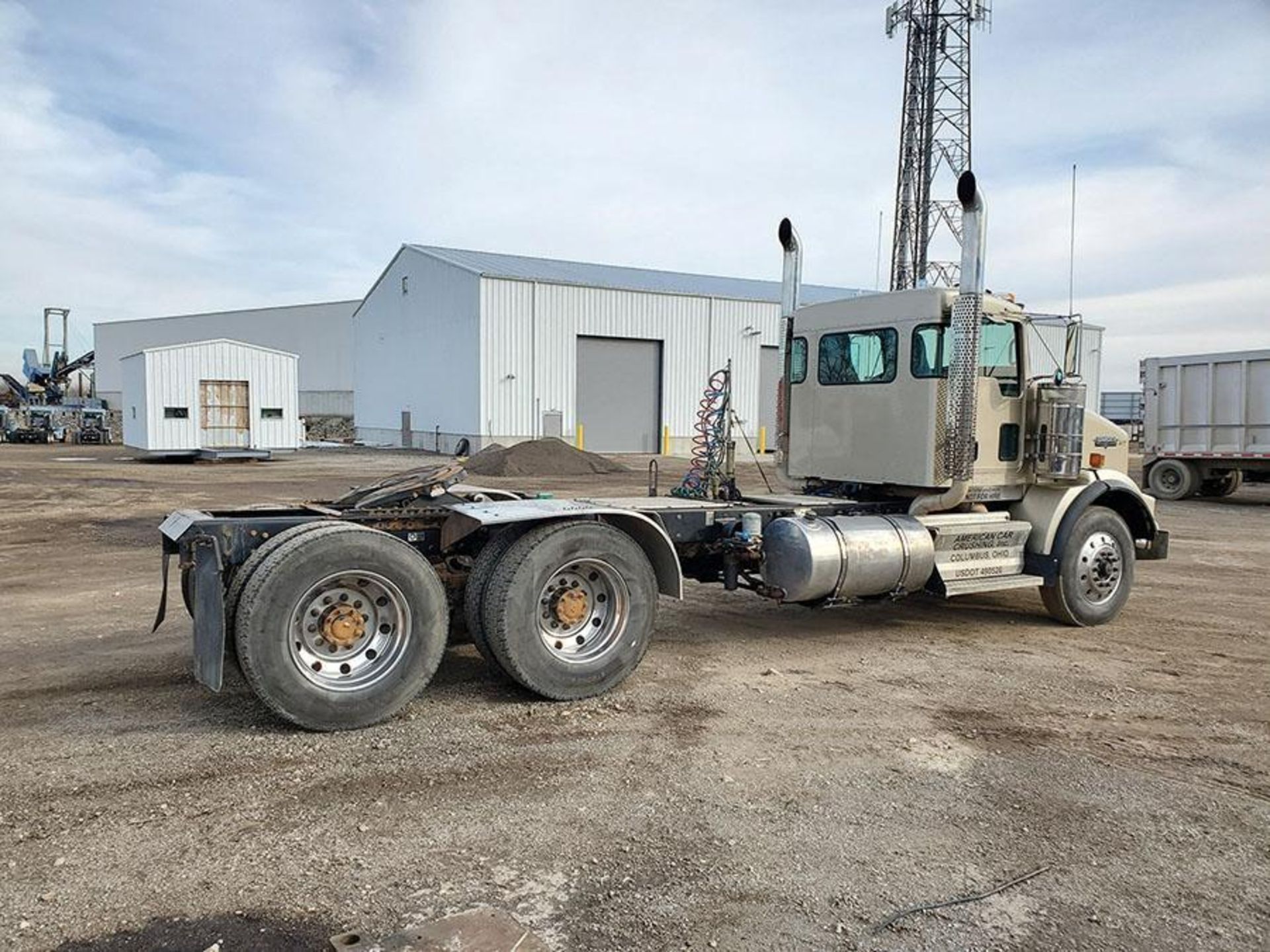 2009 Kenworth Truck Tractors, Vin 1NKDLU0X39J256958, Tandem Axle, Day Cab, Extended Frame, C-13 Engi - Image 9 of 13